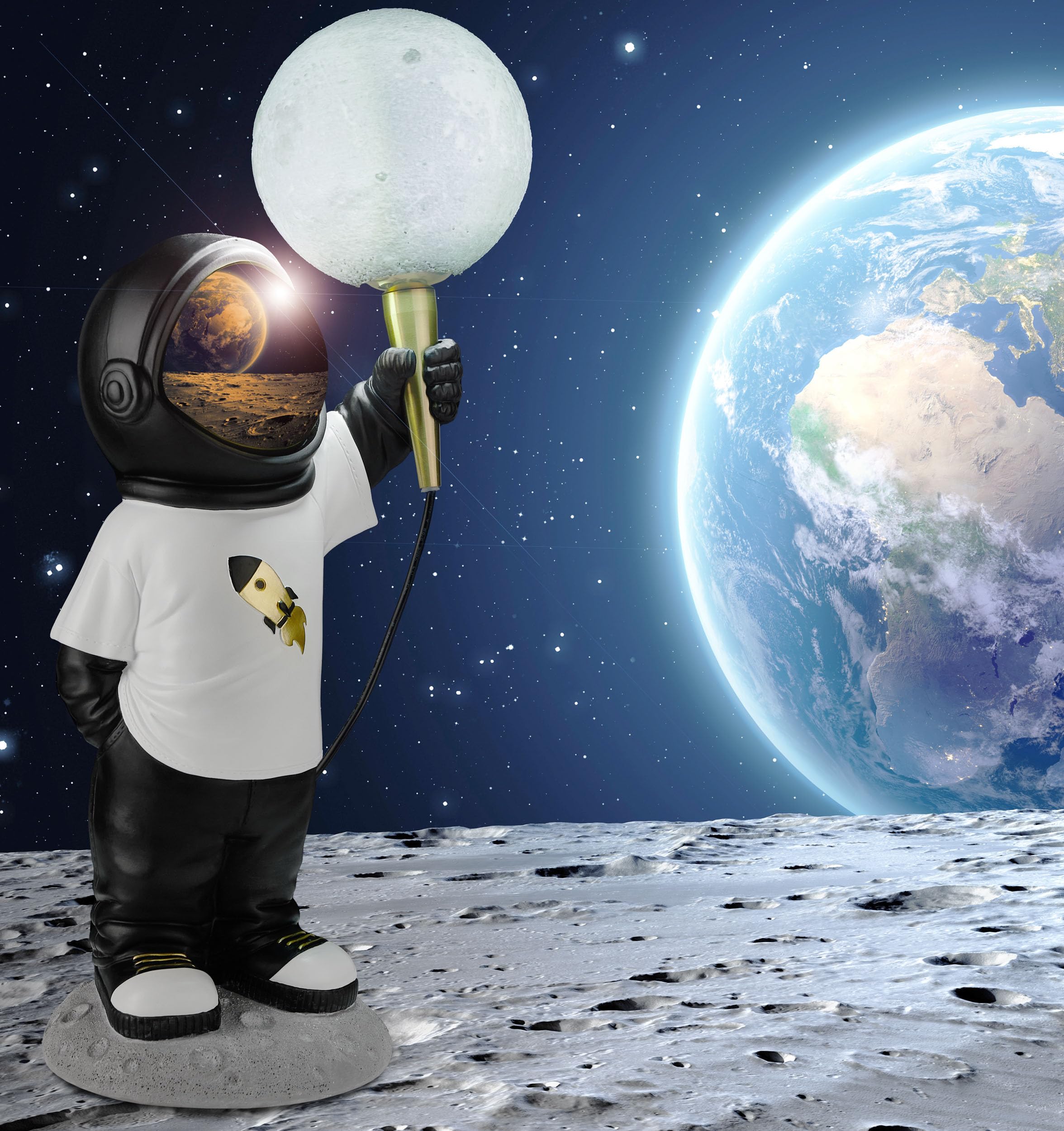 Brubaker Lampada da Tavolo Astronauta - Lampada da Comodino Spaziale da 46 cm con Spina USB-C - Statua Decorativa Dipinta a Mano con Lampada Lunare - Oro, Bianco e Nero