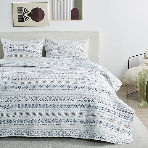 Miniatura 7 de Colcha reversible de 3 piezas con 2 fundas para almohada. Colcha para todas las estaciones a rayas, colores azul y gris pardo. Colección Bryce (King)