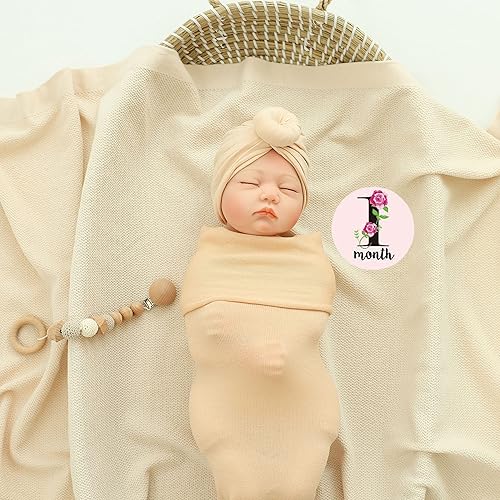 Miniatura 5 de Trilly Juego de manta de bebé con turbante de bebé (beige), 12 calcomanías de hitos para niñas, sacos de envoltura para recién nacidos, regalos de