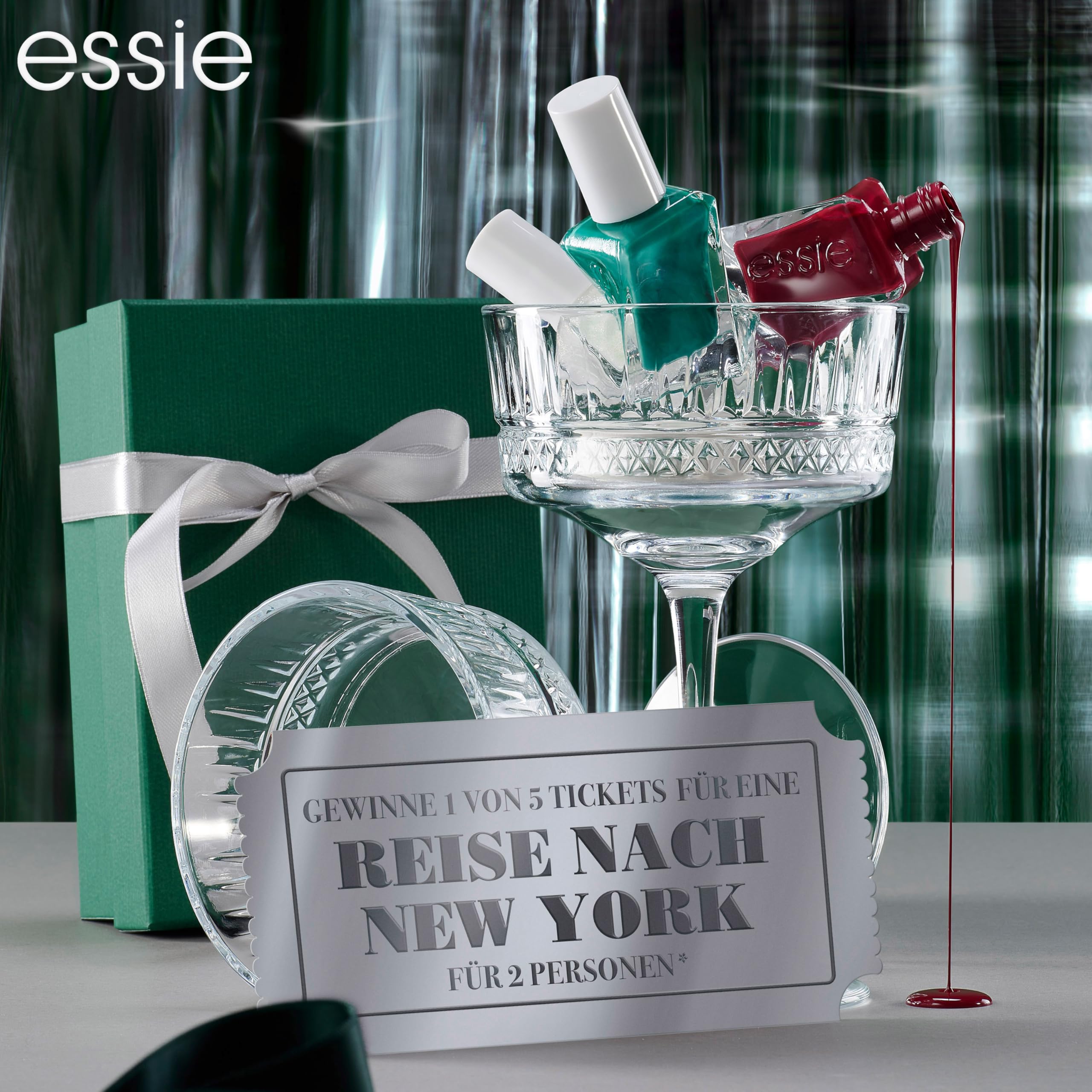 essie Adventskalender mit exklusiven Shades aus den USA, Nagellack und Nagelpflege, 24 Türchen