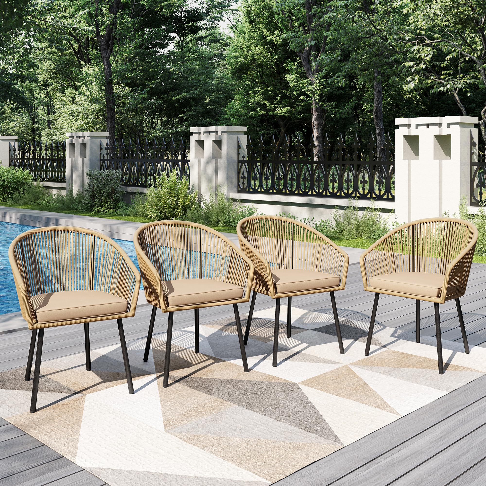 PHI VILLA Gartenstühle 4er Set, Rattansessel Gartensessel Balkonstuhl Outdoor Sessel Loungesessel, Wetterfest Terrassenstühle mit Kissen & E-Beschichtung Metall für Hinterhof Balkon Terrasse, Beige