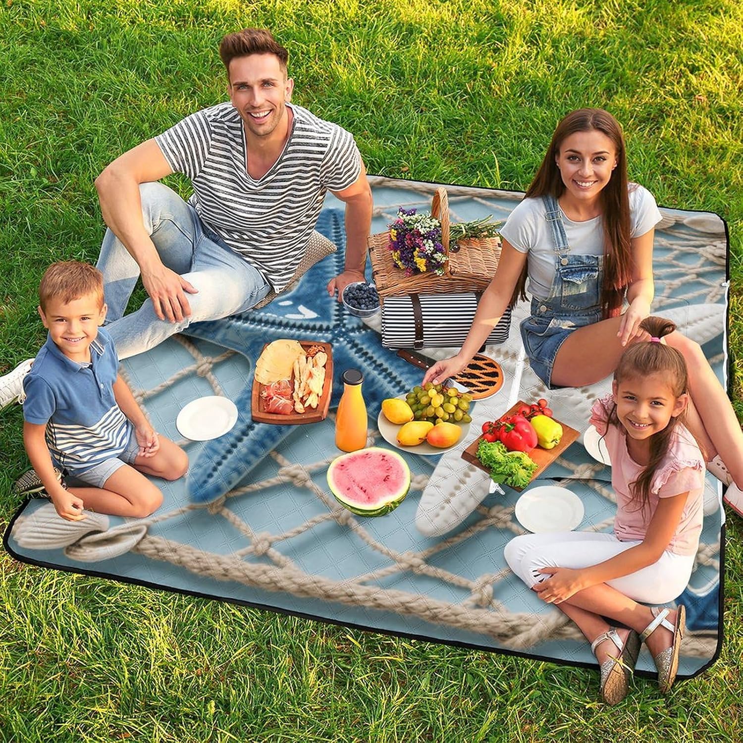 Sea Theme Starfish Picnic Blanket 150x150cm, Foldable 2-in-1 Picnic Mat and Tote Bag Portable Waterproof Beach Mat Sandproof Outdoor Blanket for Park, Hiking, Beach, Camping, Travel