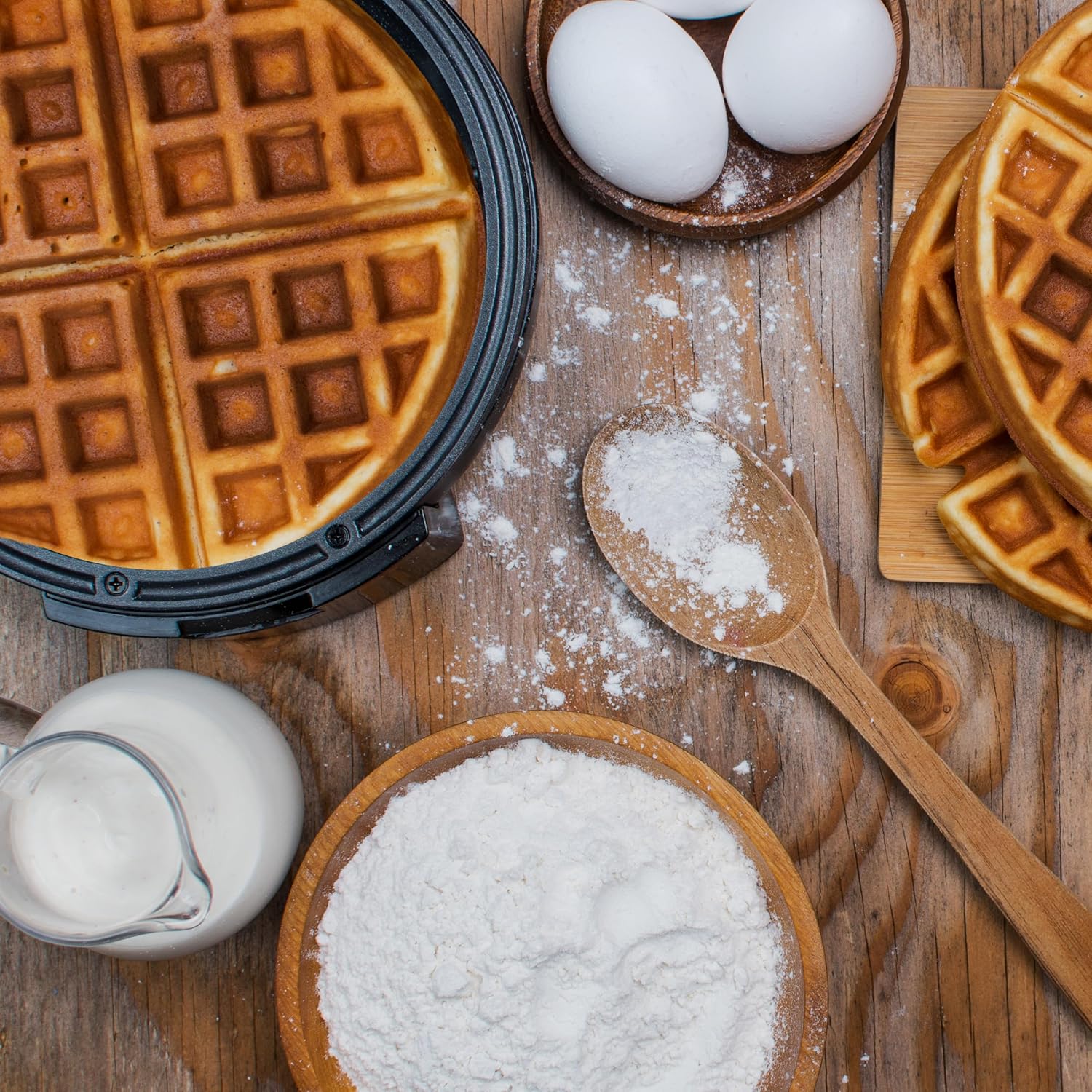 Golden waffle, Prepara 4 waffles, Preto, 220v, Britânia