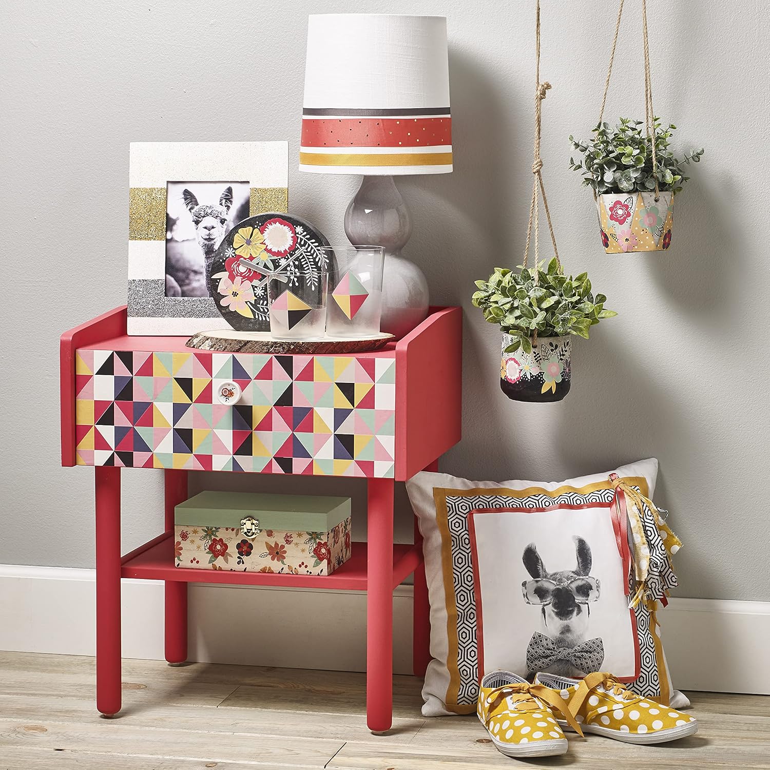 Mod Podge CS11203 Waterbase Sealer, Glue & Decoupage Finish, 32 oz, Gloss & Spray Acrylic Sealer That is Specifically Formulated to Seal Craft Projects, 12 Ounce, Gloss