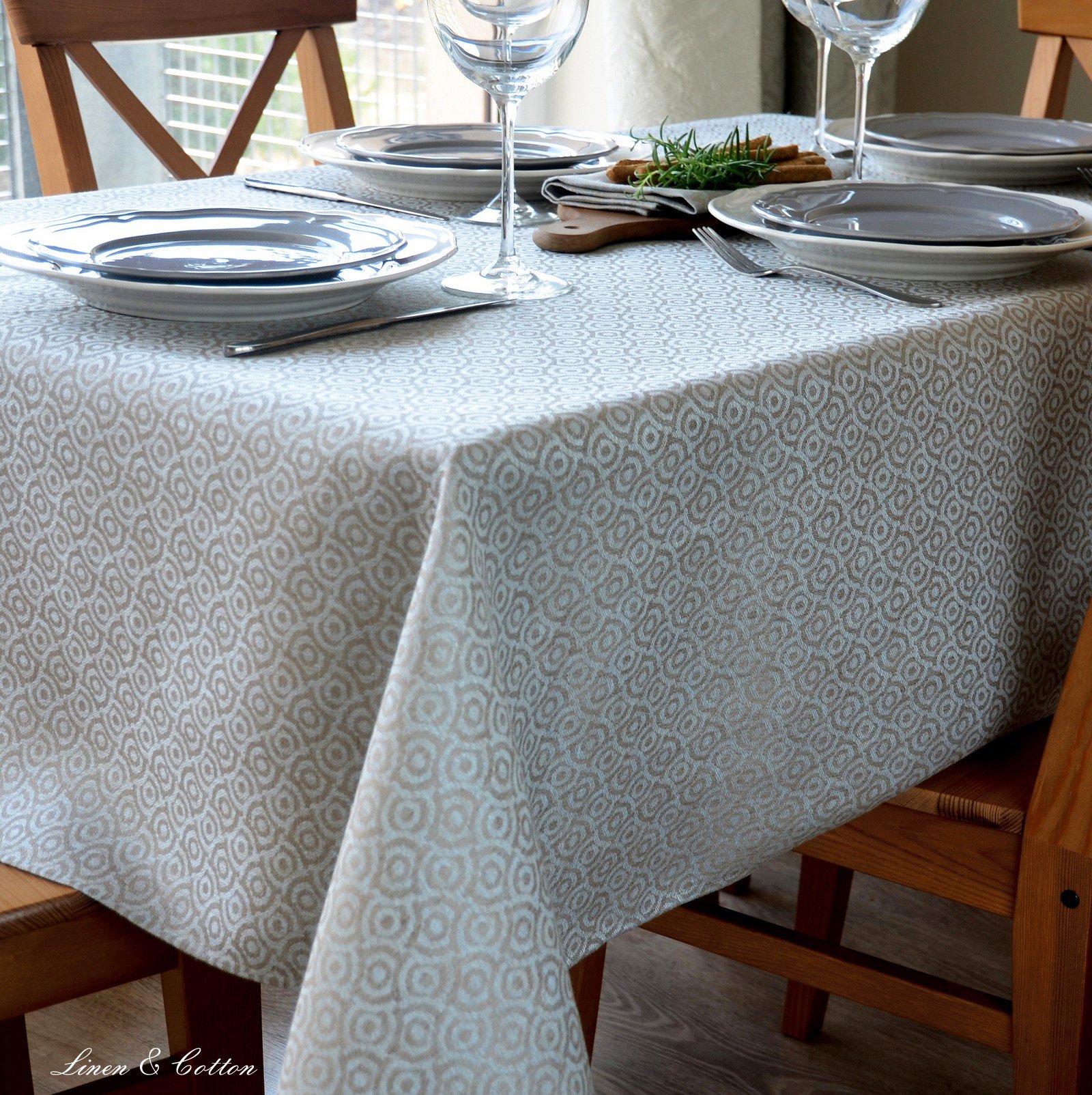 Linen & Cotton Jacquard Nappe de Table Ornements Désign Cervo - 100% Lin, Bleu Clair Beige (147 x 200 cm) Lavable Rectangulaire Grande Taille Couverture pour la Cuisine Décoration Salle à Manger Salon