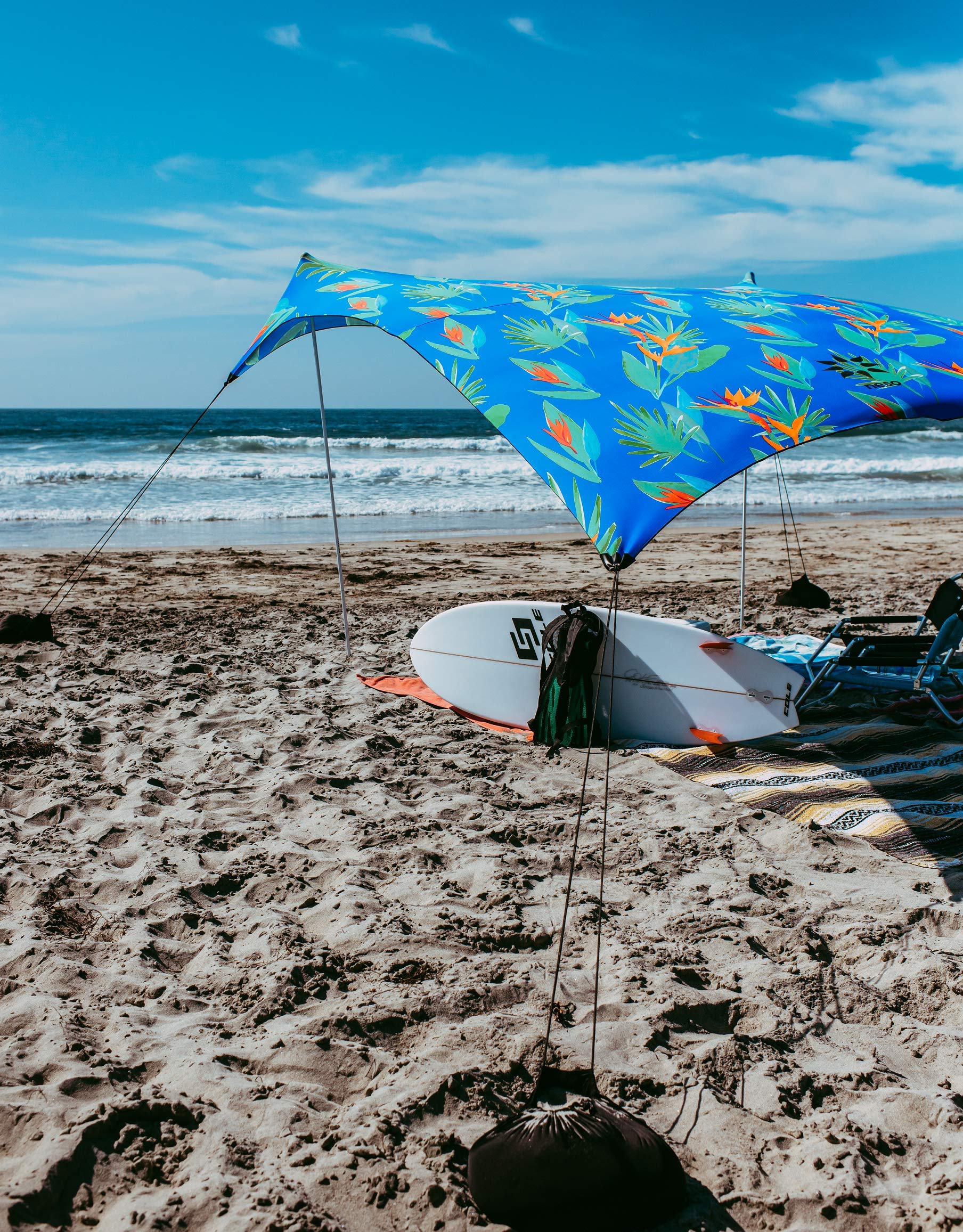 Neso Tents Grande ビーチテント 高さ7フィート 9 x 9フィート コーナー補強とクーラーポケット (アーミーグリーン)＿並行輸入品 テントビーチテント、高さ7フィート、9 x 9フィート、補強された