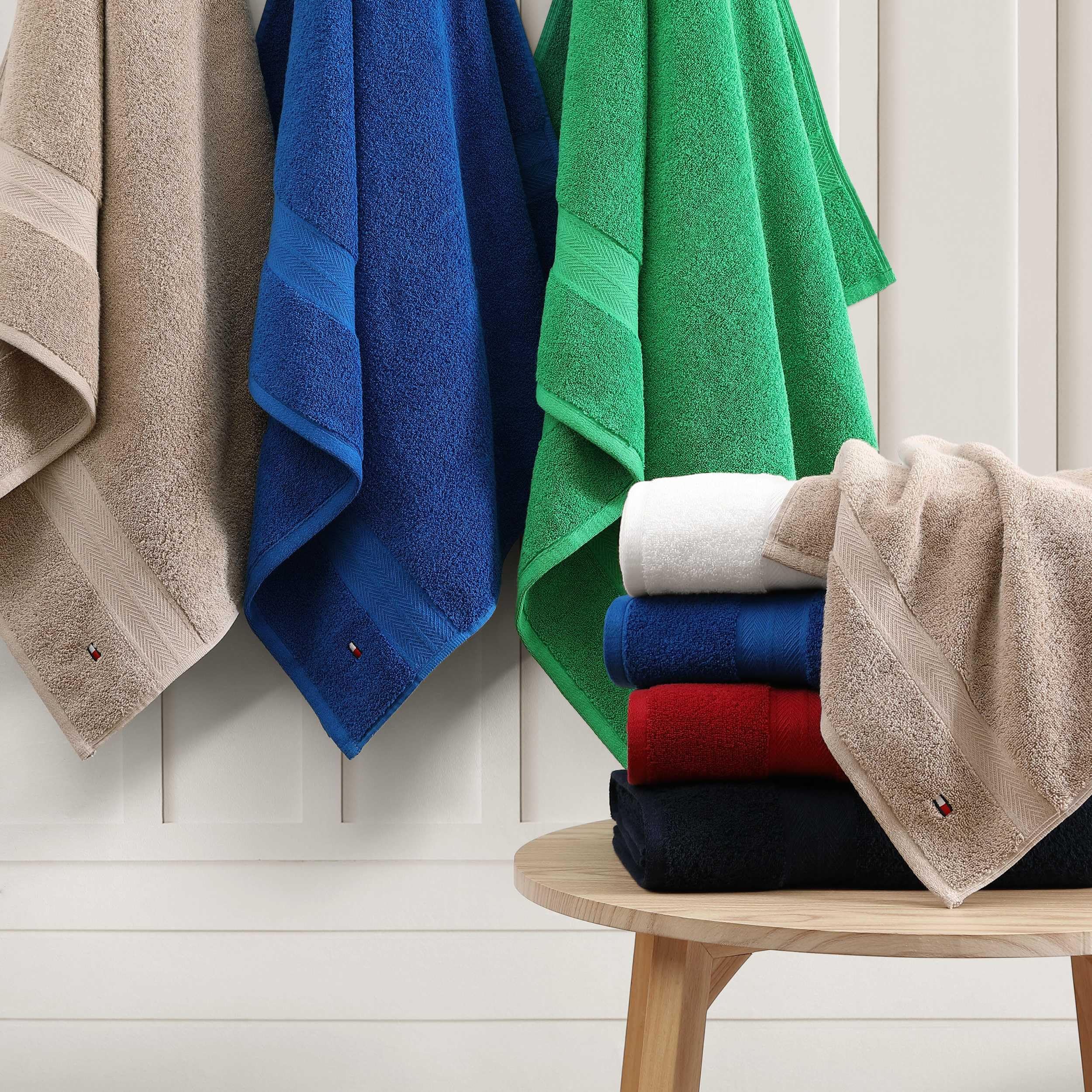 Tommy Hilfiger - Set di asciugamani da bagno, in spugna di cotone assorbente con zero torsione, peso medio, certificato Oeko-Tex (Modern American Red, 6 pezzi)
