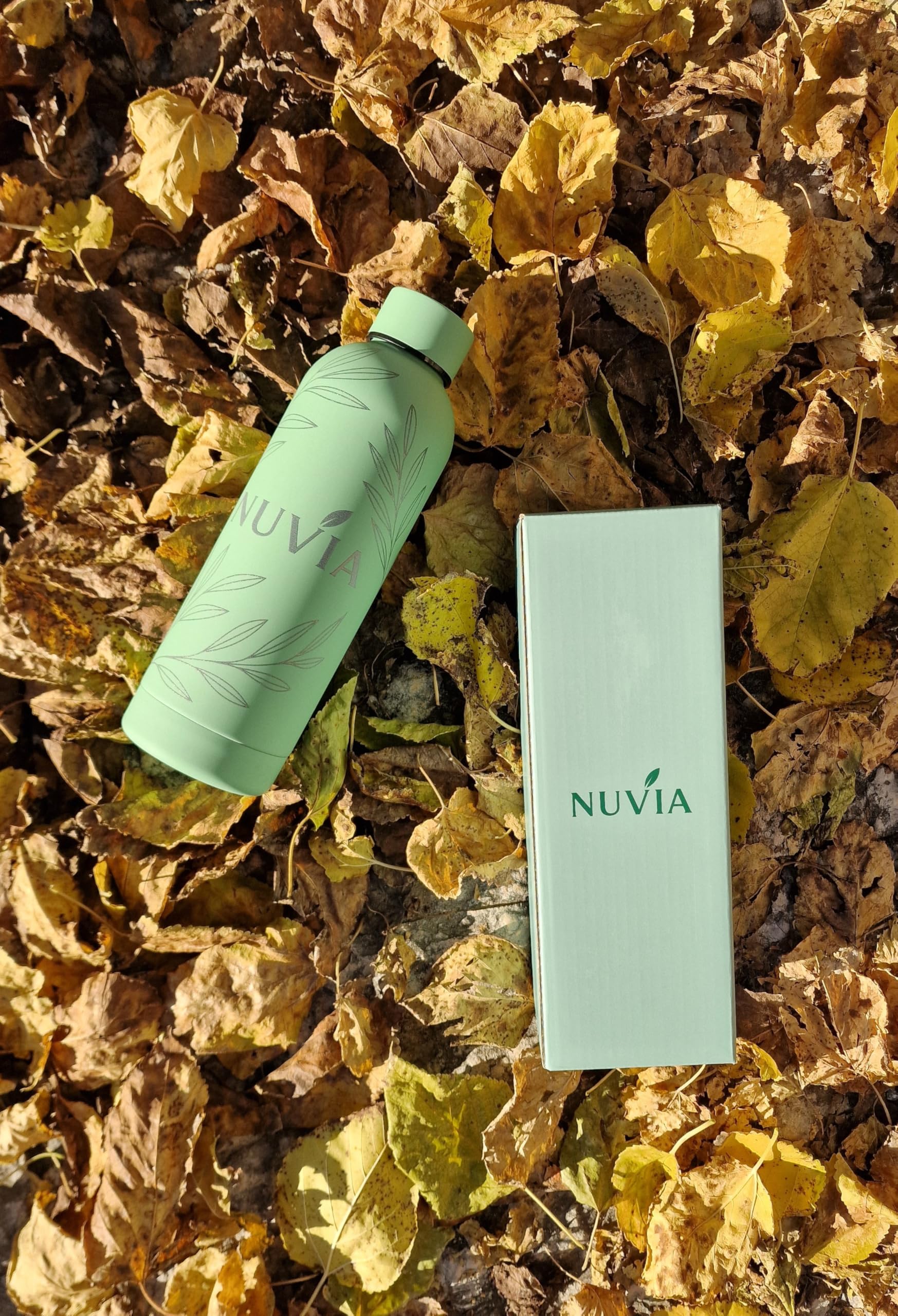 Borraccia Termica Lifestyle - Mantiene Caldo e Freddo - Senza Odore - Zero perdite - 500ml - Con Sacca in Tessuto fatta a mano - Design Italiano Nuvia