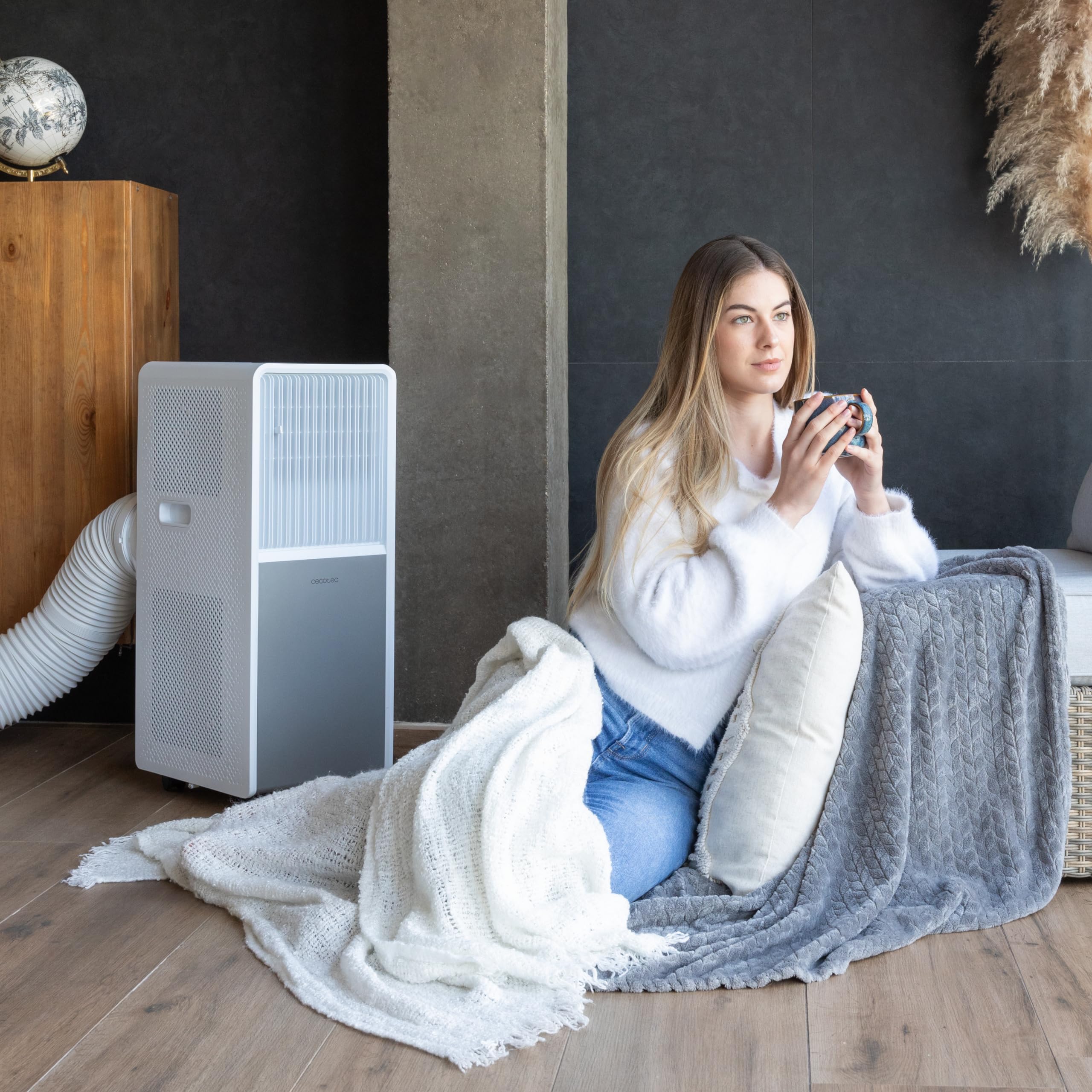 Cecotec Climatizzatore Portatile ForceClima 9450 Style Heating. 9000 BTU, area di copertura 25 m2, telecomando, tocco, schermo a LED, 5 modalità, 2 velocità, pompa di calore, Timer, Estate/Inverno