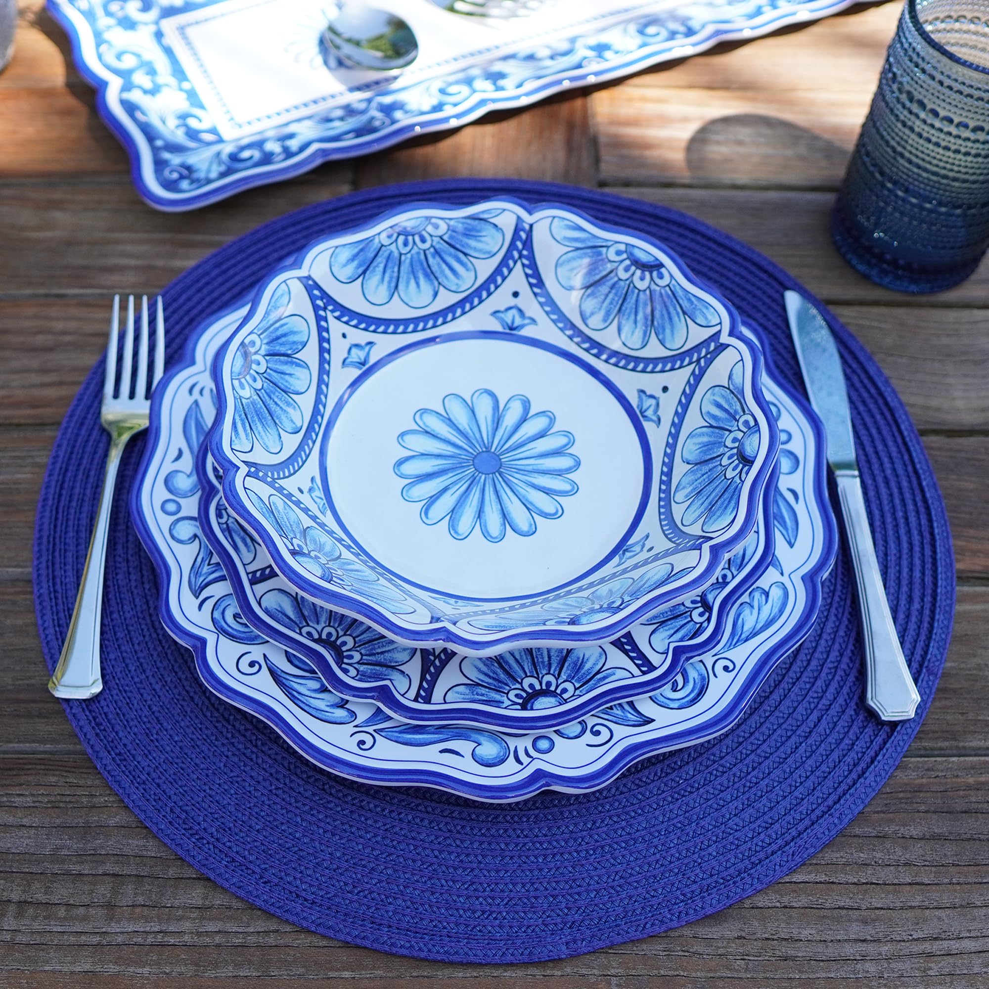 Veranda Service de table 12 pièces en mélamine pour 4 personnes – Comprend des assiettes plates, des assiettes à salade et des bols – Bleu et blanc élégant pour un usage quotidien, une salle à manger