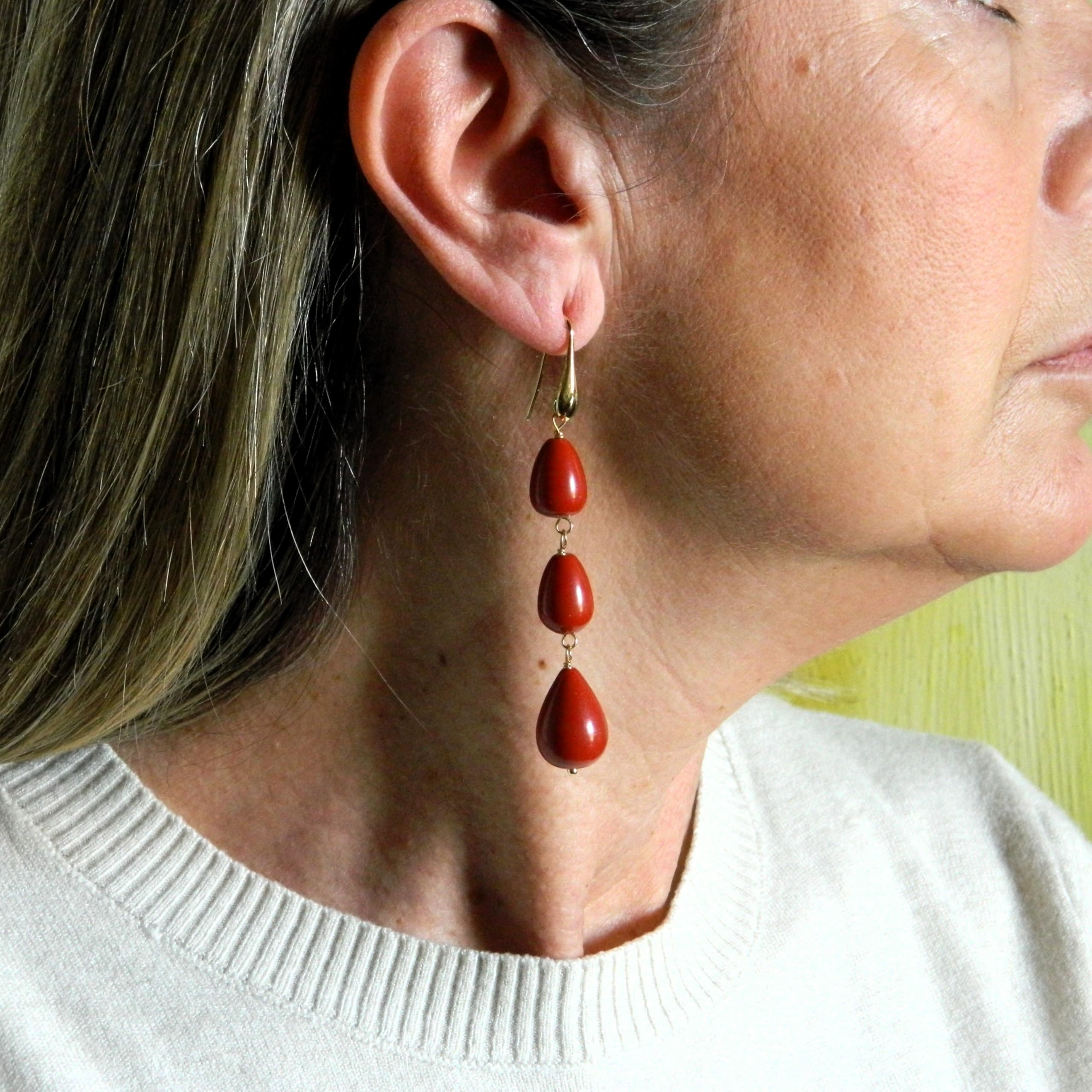 Orecchini Pendenti in Pasta di Corallo Rosso Sardegna, 3 Gocce, Argento 925 Placcato Oro, 8,5 cm, DodiGioielli