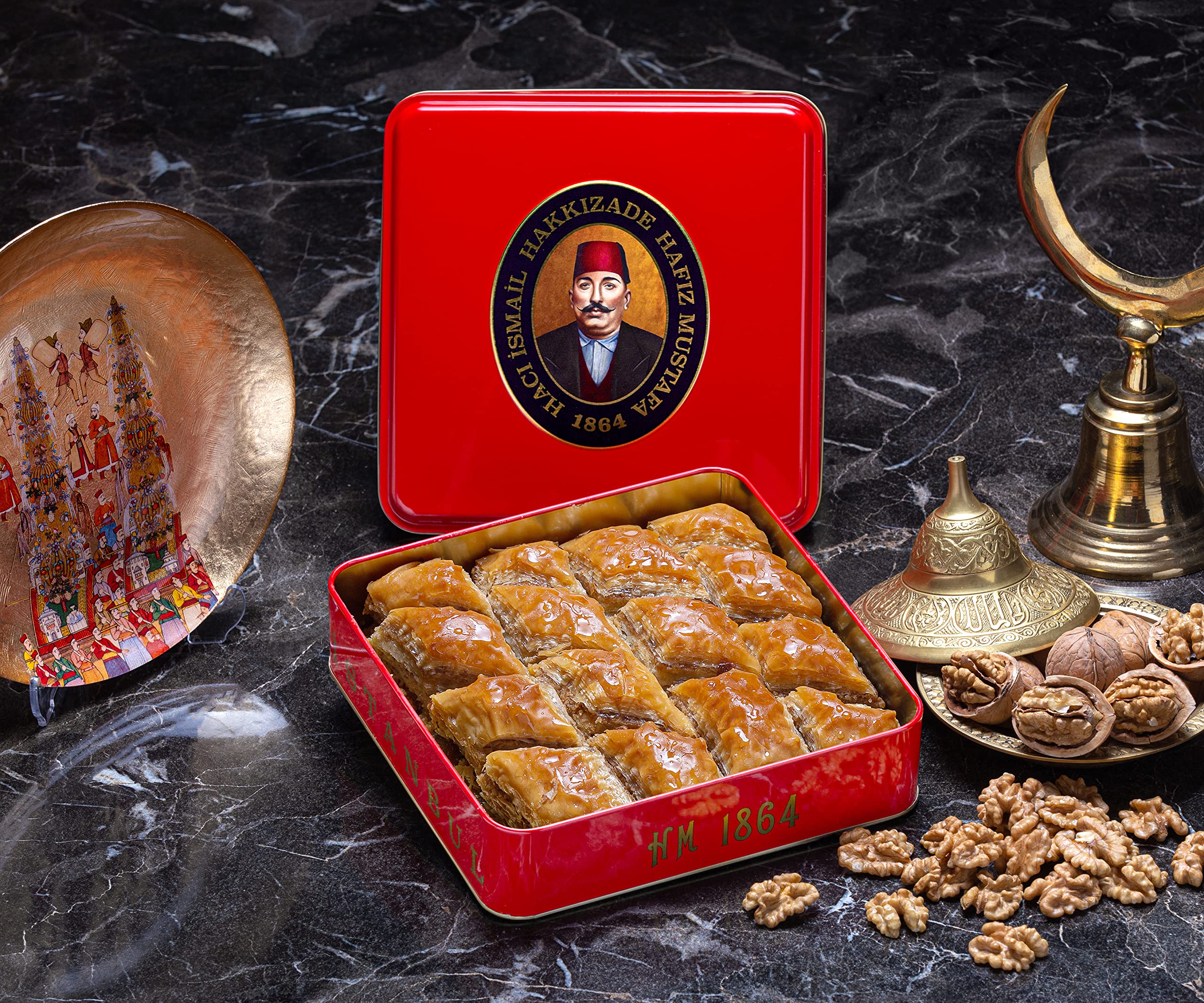 Hafiz Mustafa 1864 Istanbul Baklava Pastry Box - Baked Baklava Dessert Snacks Made from Fresh Phyllo Dough Sheets, Pistachio, Hazelnut, Walnut - Turkish Sweets Tray Gift Ideas for Birthday, Christmas