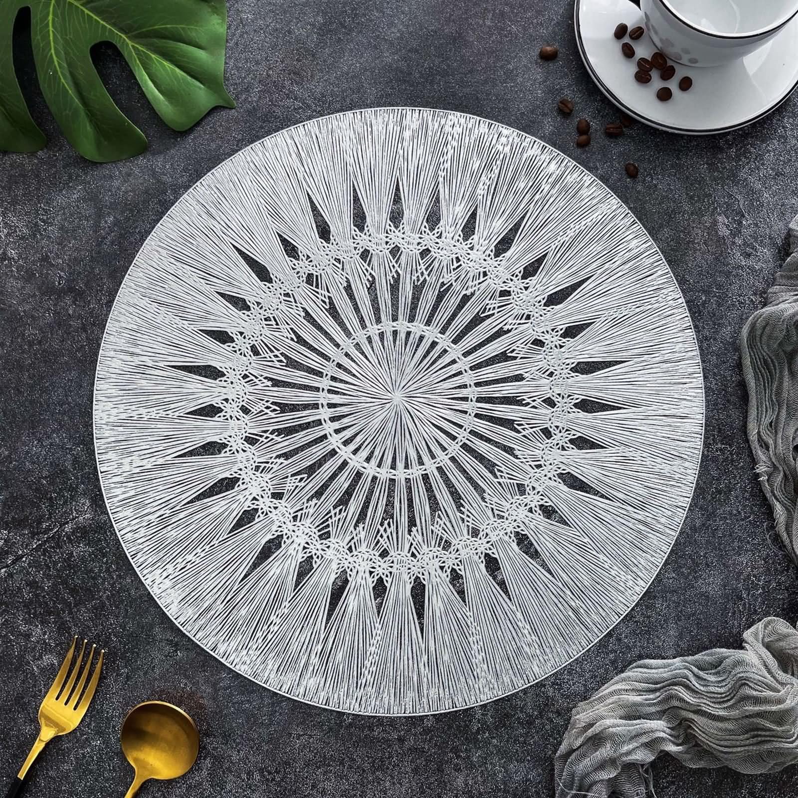 Tissage de Fleurs Circulaire Argent pour Table Haut de Gamme