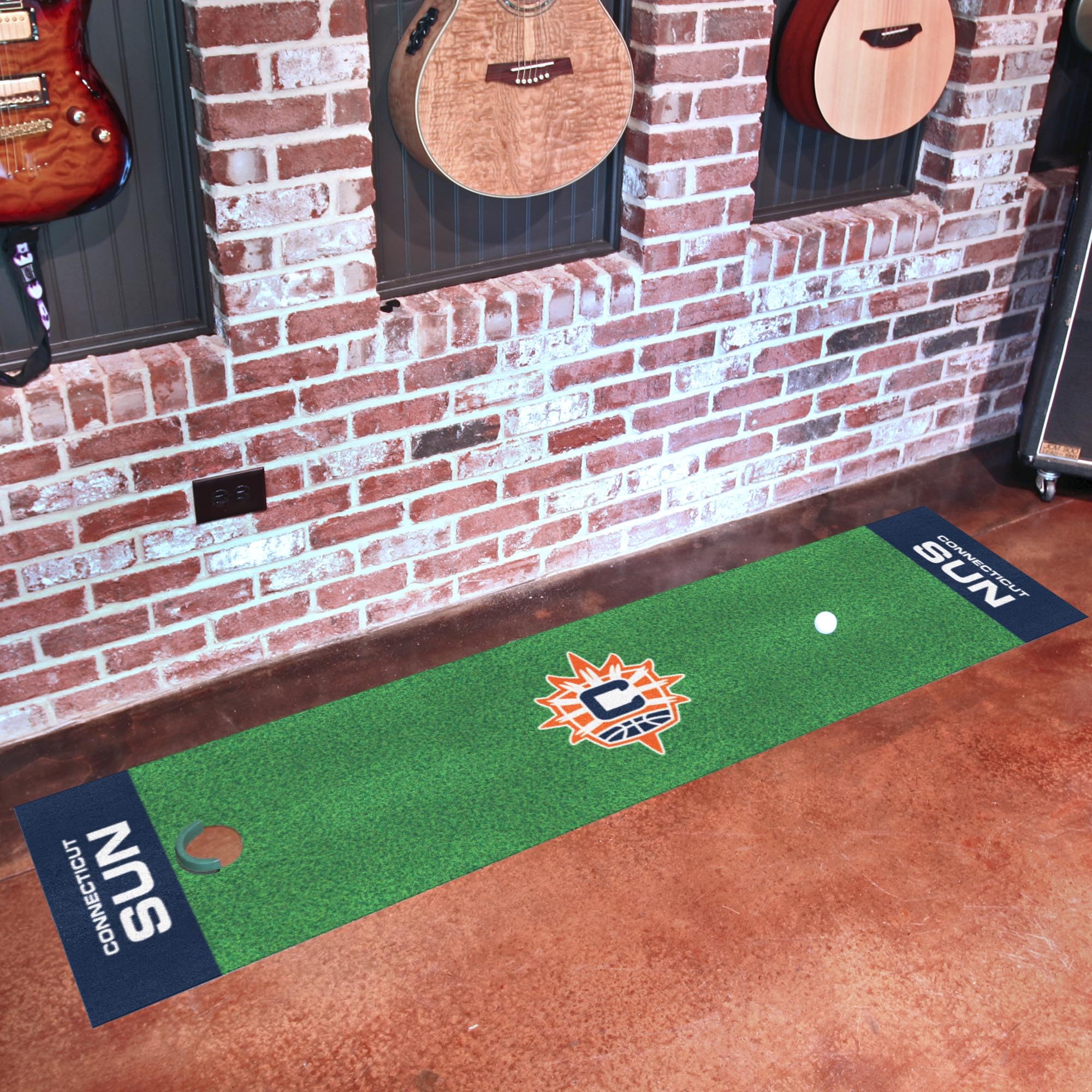 FANMATS 44771 WNBA - Connecticut Sun Putting Green Mat | Green | 18