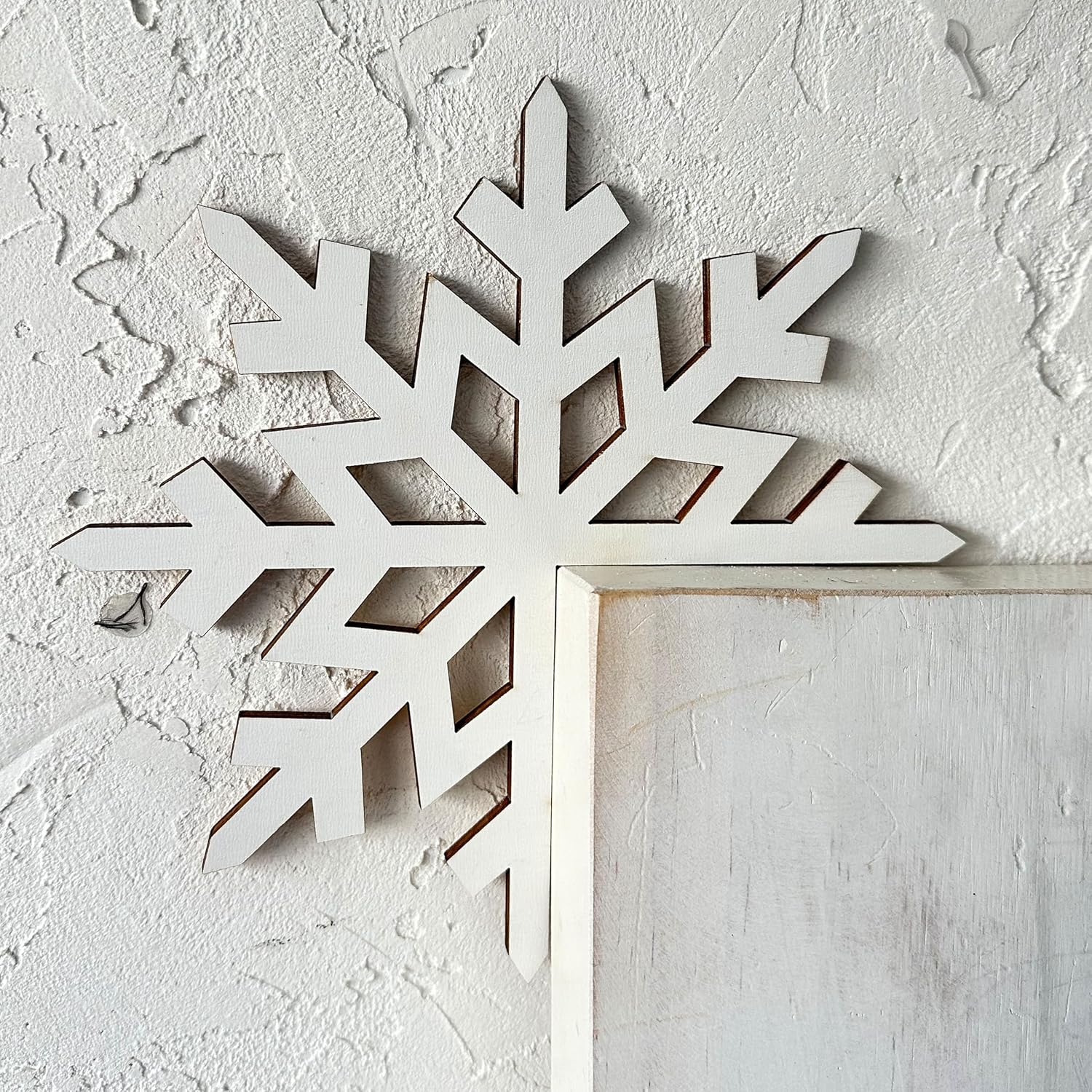 MADENG Wooden Snowflake Door Decoration, White, Door Mount, 8.5x8.46 inches, Christmas