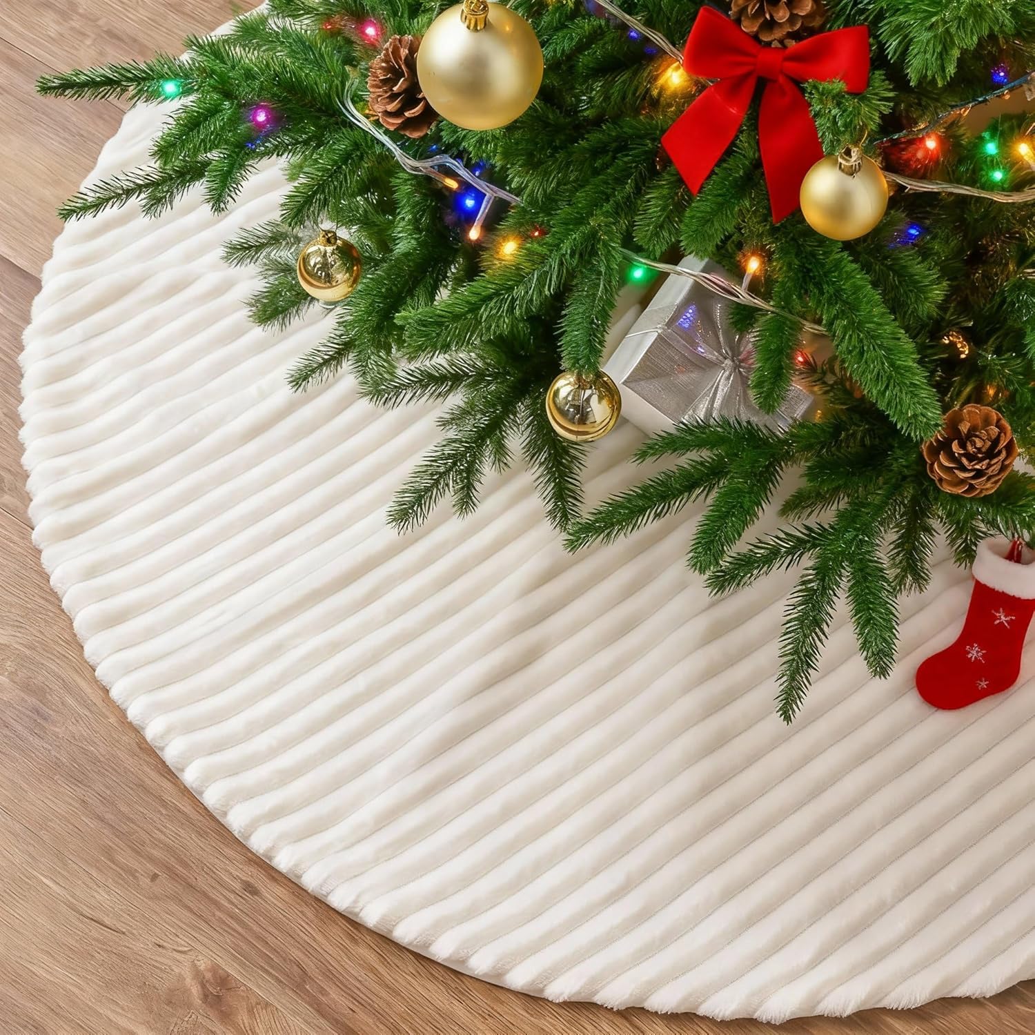 Kinlop 72 Inch Faux Fur Christmas Tree Skirt White Stripe Textured Pattern Large Tree Skirt Vintage Merry Christmas Party Favors Rustic Holiday Decor Merry Xmas Party Gifts