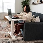 Mont-It! Bureau d'ordinateur portable à roulettes réglable, bureau mobile avec roues, petit chariot d'ordinateurs assis pour la maison, le bureau ou la salle de classe, 29,6–44,2 po de hauteur, 23,6"x20,5 po de bureau, blanc