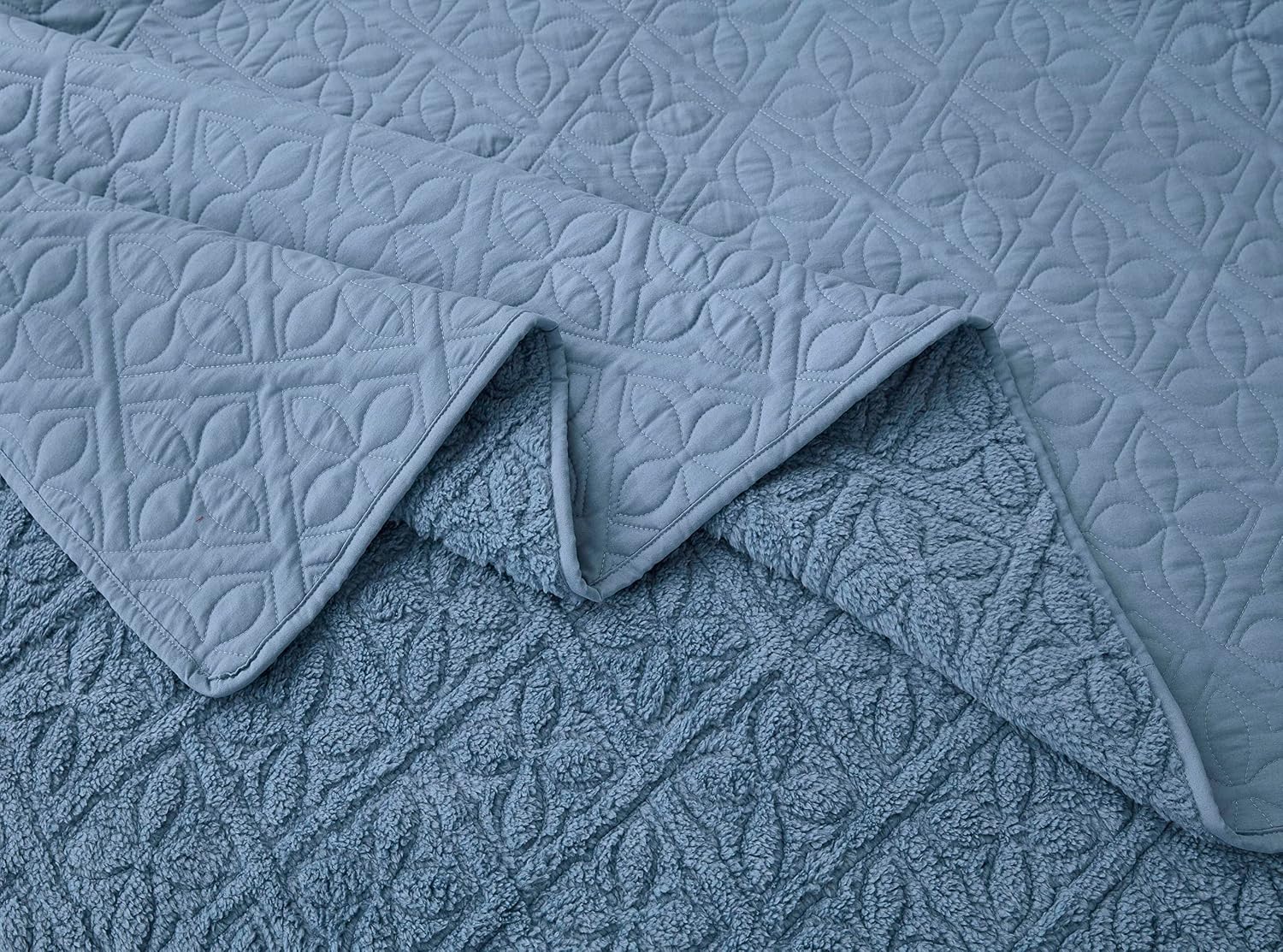 Chezmoi Collection Bethany 3-Piece Queen Sherpa Quilt Set - Floral Quilted Sherpa Blanket Reversible Washed Microfiber Lightweight Bedspread - Queen Size, Blue