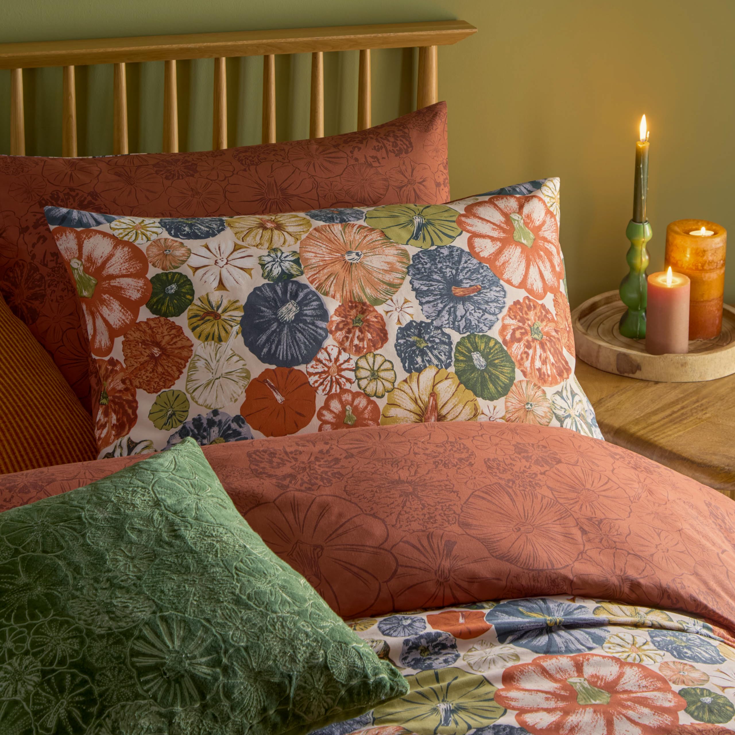 furn. Picking Patch Pumpkin Duvet Cover Set - Autumn Halloween Bedding (Pecan - Single) - Image 2
