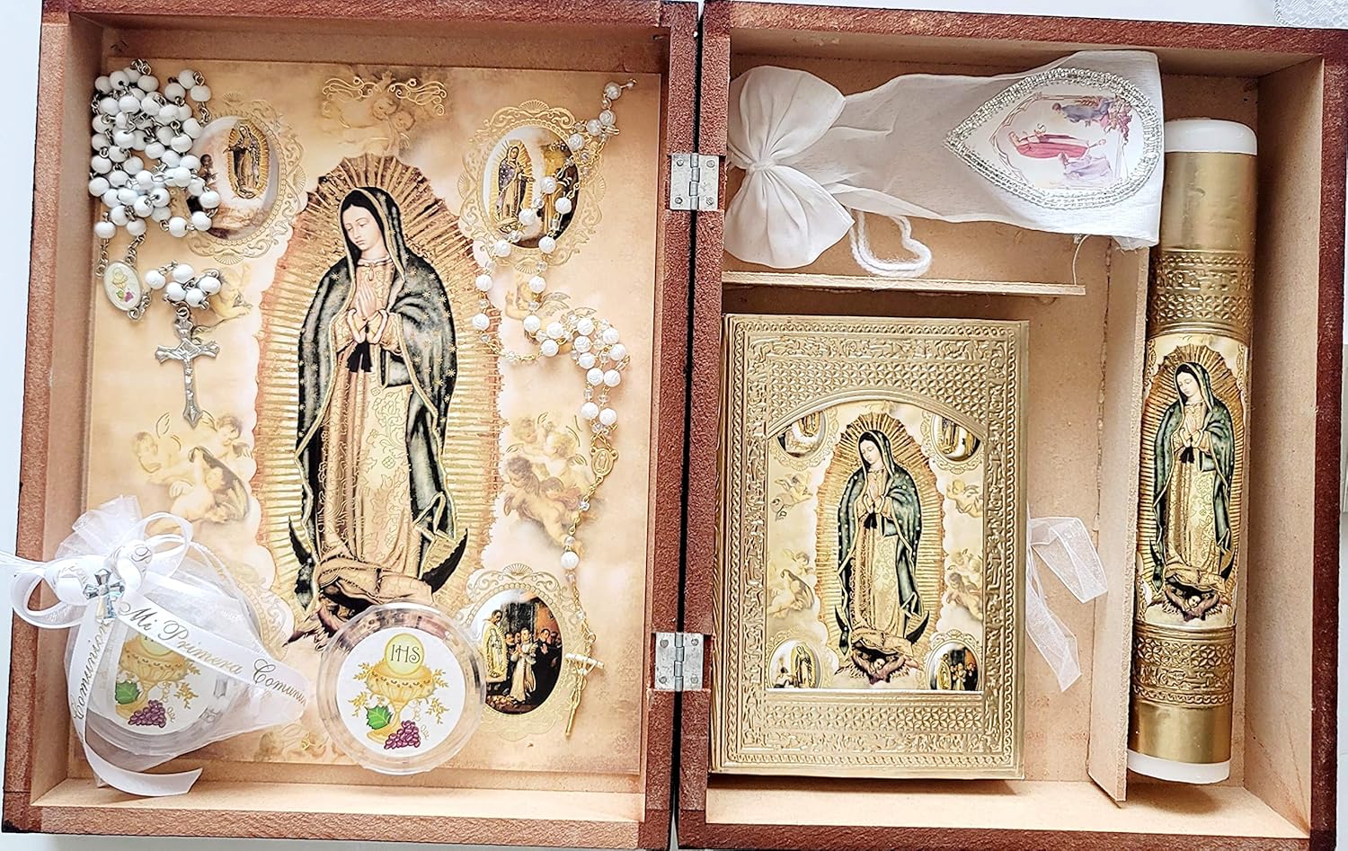 Vela para Primera Comunion de la Virgen de Guadalupe para Nino con Caja de Madera con 12 Recuerdos con Rosarios y Biblia en Espanol