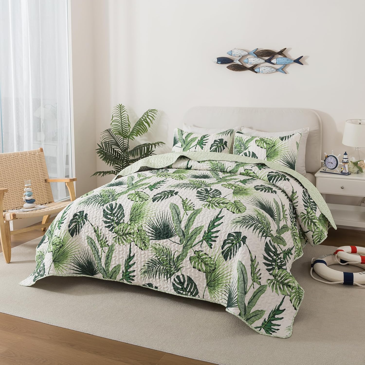 Soul & Lane Tropical Quilt Set – Queen and 2 Shams, Palm Tree Comforter Set, Hawaiian Bedding with Botanical Island Theme Design, Coastal Quilt and Green Leaf Bedspread, Tropical Paradise