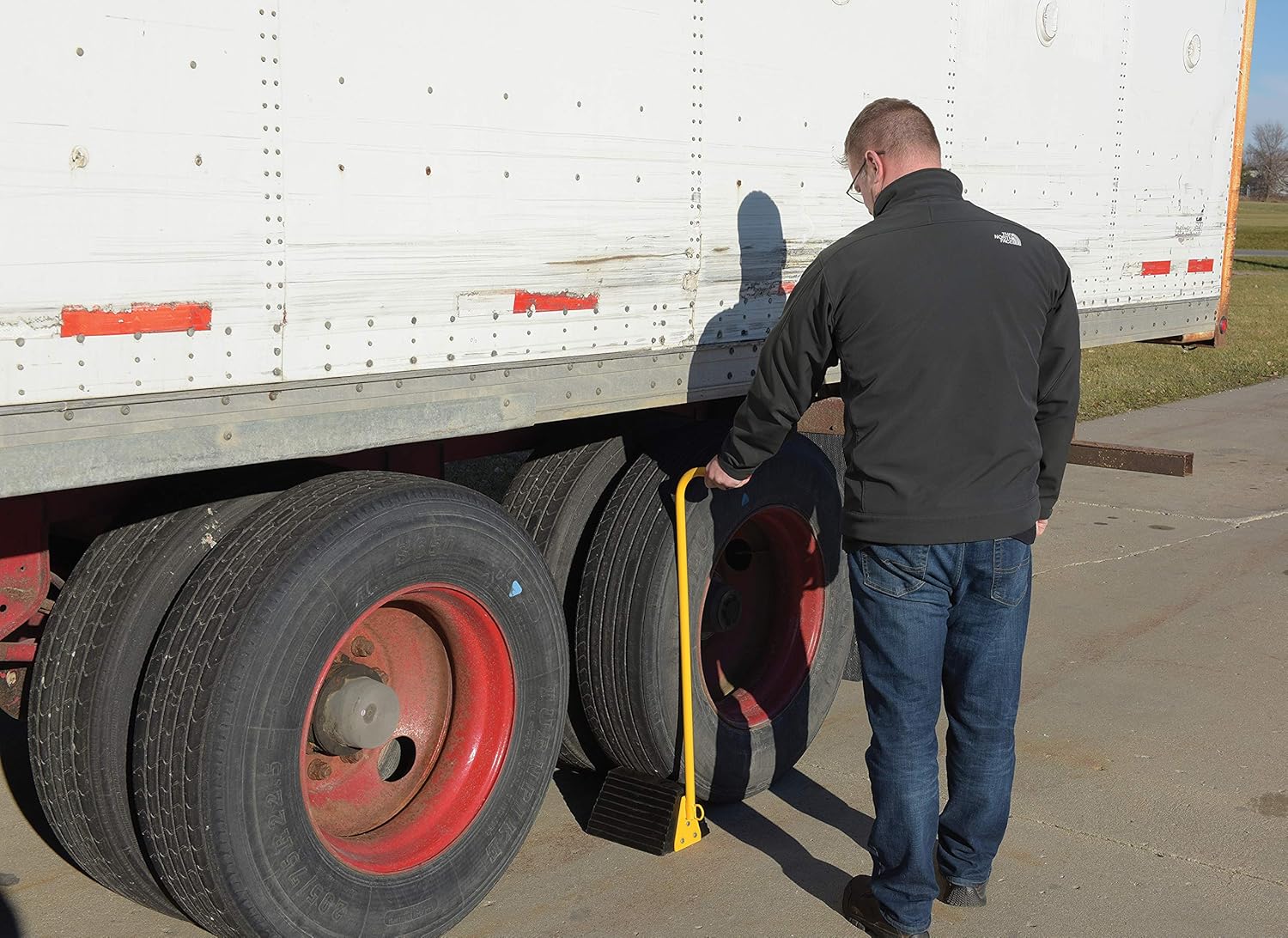 Vestil ORWC-8-ERGO Molded Rubber Wheel Chock with Ergo Handle, 12" Width, 38-1/2" Height, 7-5/8" Length, Orange : Automotive