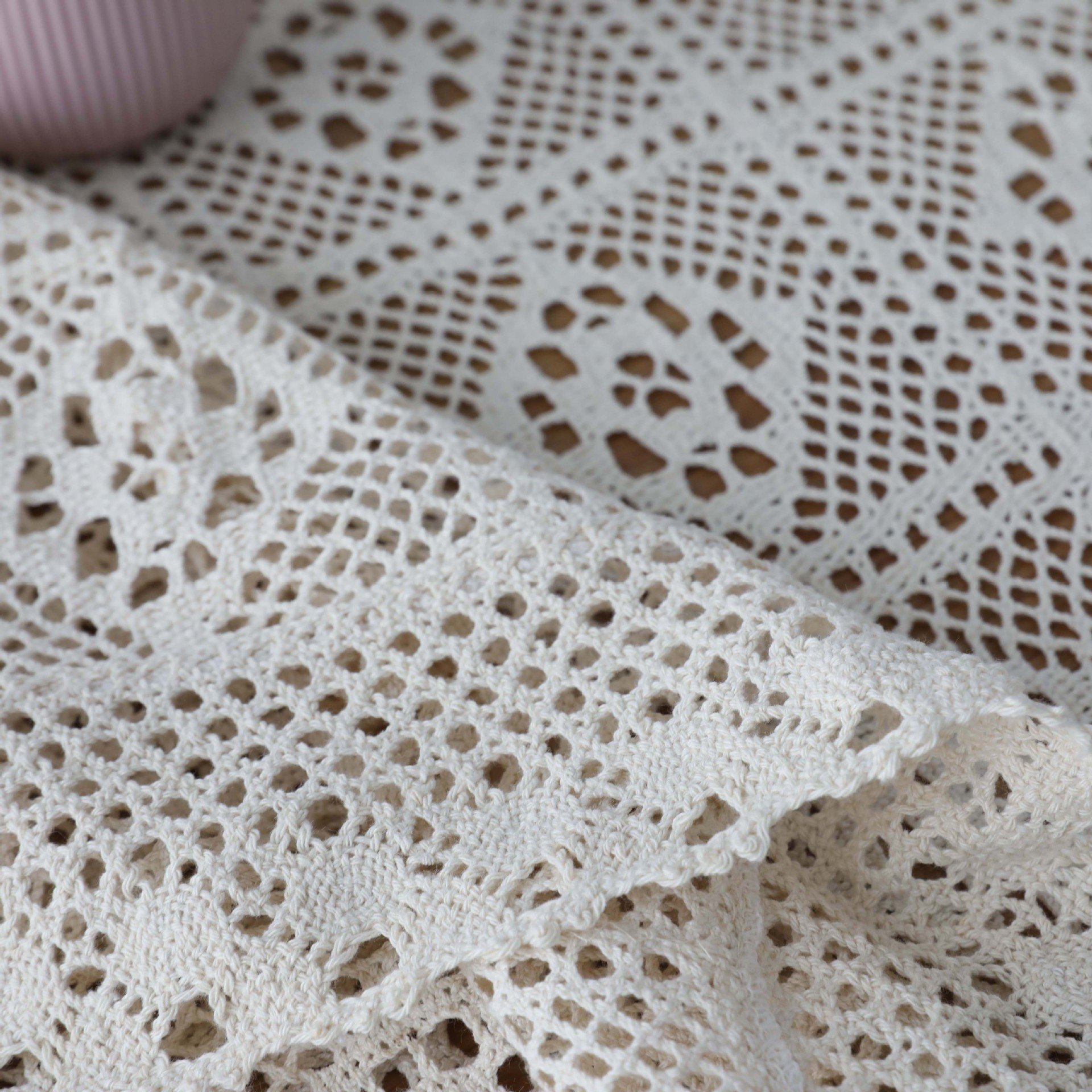 CENTRE DE TABLE Napperon. Crochet Fait Main Blanc.ovale: 82 Cm/ 38 Cm. EUR 15,00 - PicClick FR