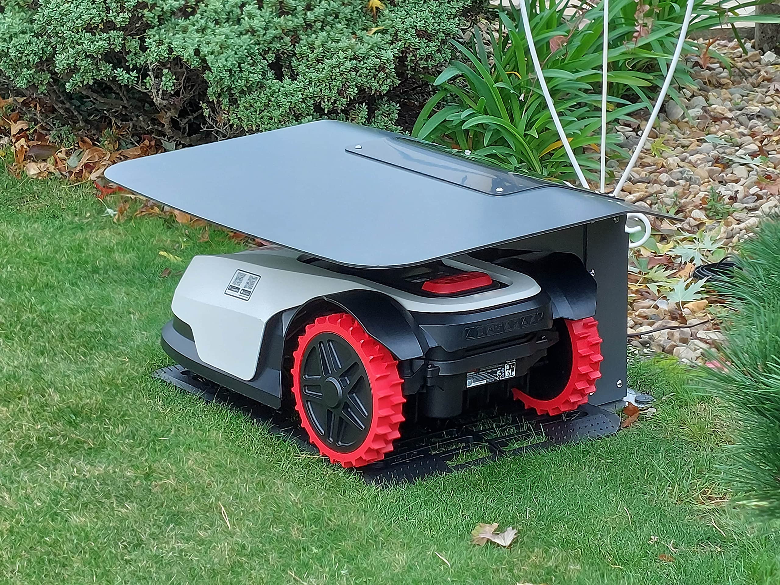 Abri Robot Tondeuse multimarque ROBOT PROTECT Side 62 x 70 x 33 cm | Résistant aux intempéries + Protection UV | Pieds en INOX | matériel de Montage Inclus | Made in Europe