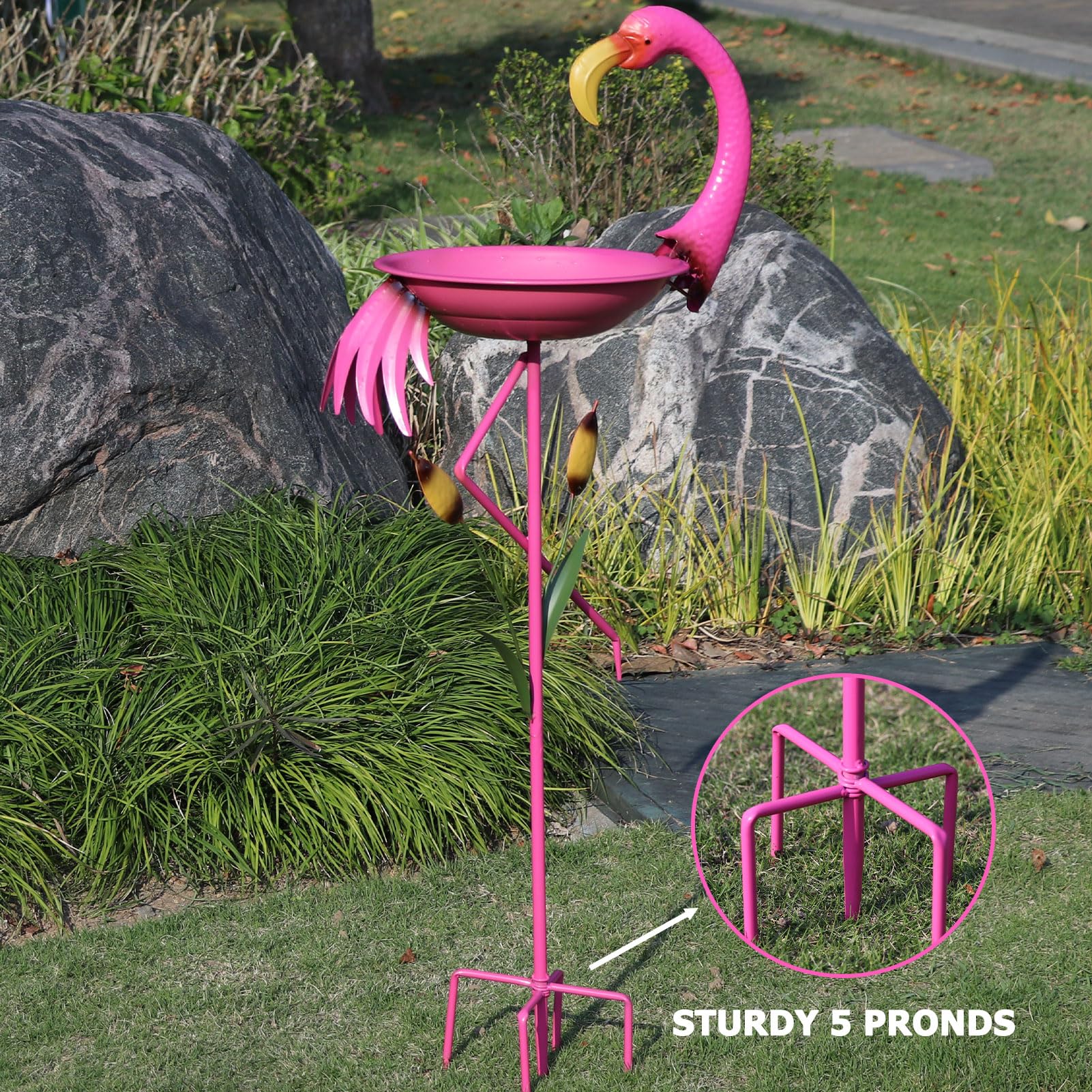 Baño para pájaros de flamenco, de 31 cm de profundidad x 114 cm de alto, baños de metal para pájaros para exteriores, comedero para pájaros con estaca de 5 puntas para decoración de jardín