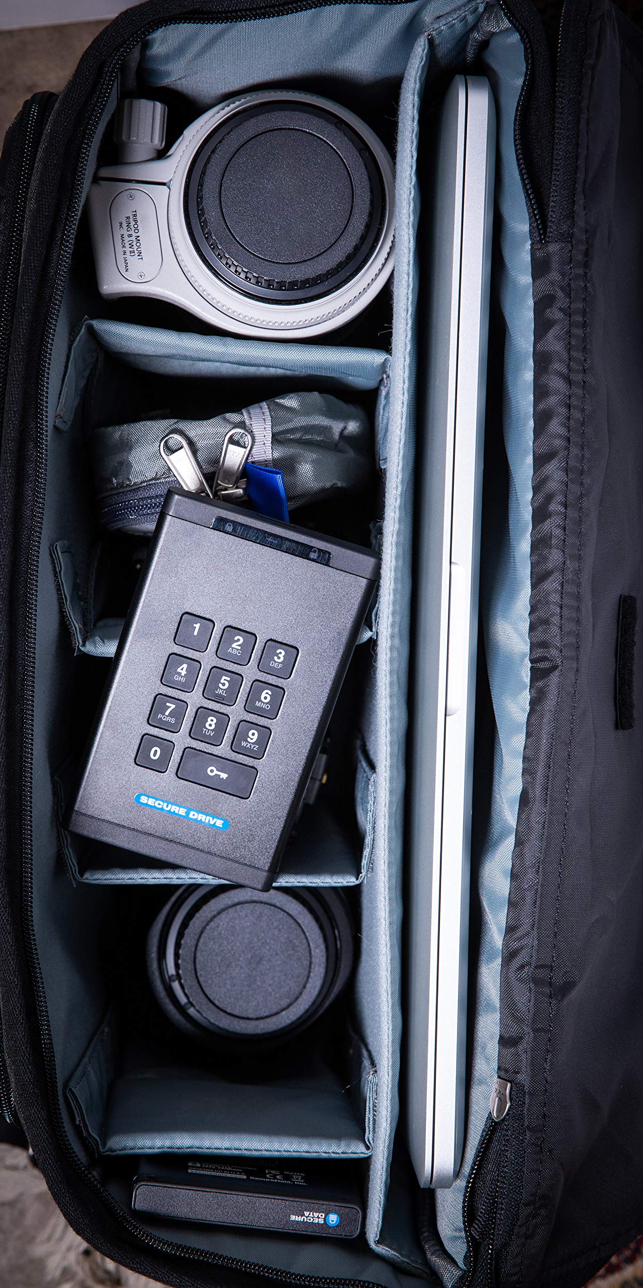 SecureData SecureDrive KP 500 GB SSD hardware-verschlüsseltes USB 3.0 externes Laufwerk FIPS 140-2 Level 3 Entsperren über Tastatur, TAA-konform, CJIS, HIPAA, CMMC, GDPR-konform, funktioniert mit Mac