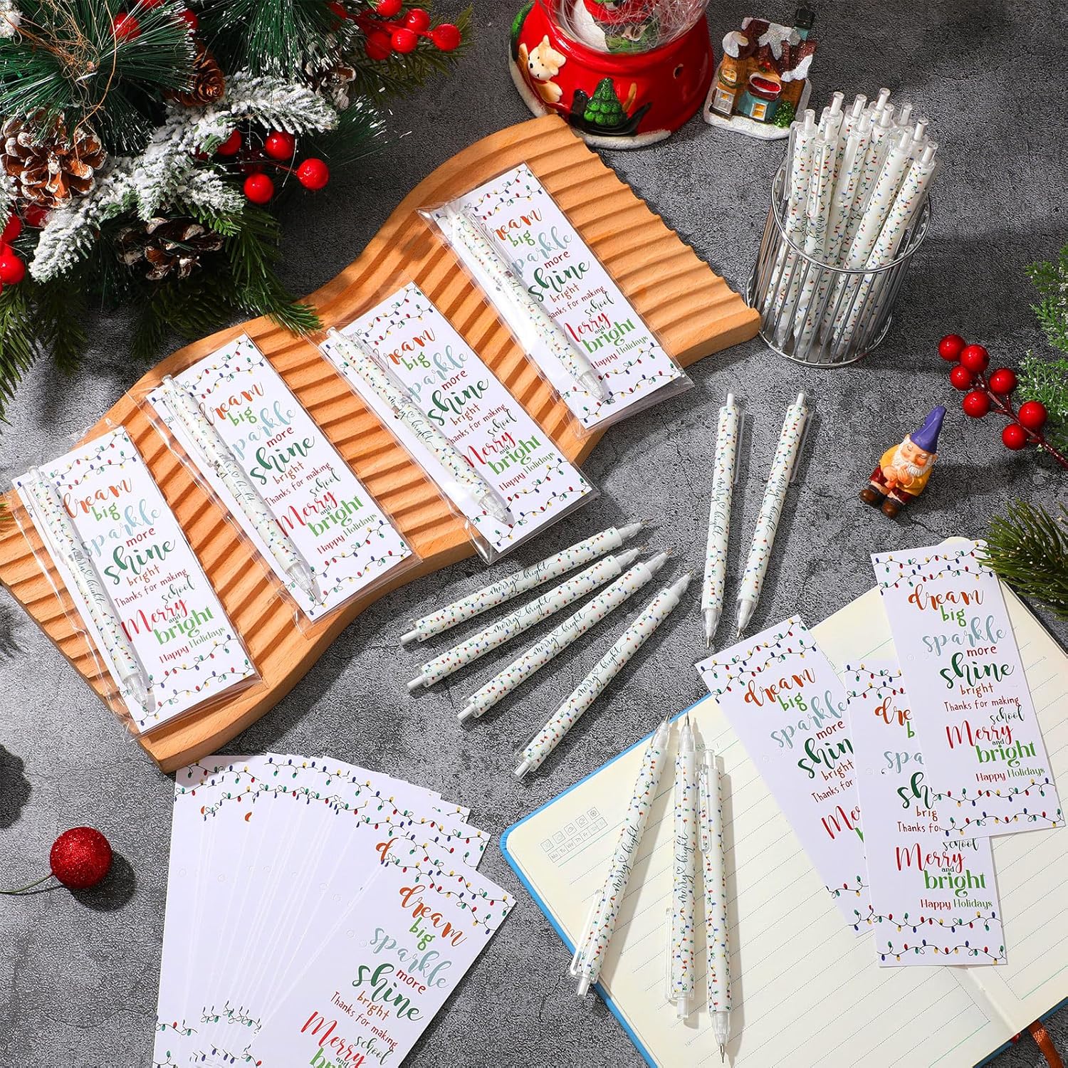 Gersoniel 300 Pcs 100 Sets Christmas Pencils Bulk 0.7 mm String Lights Mechanical Pencils with Bookmark Bags Christmas Gifts Bulk from Teachers Xmas Stocking Stuffers