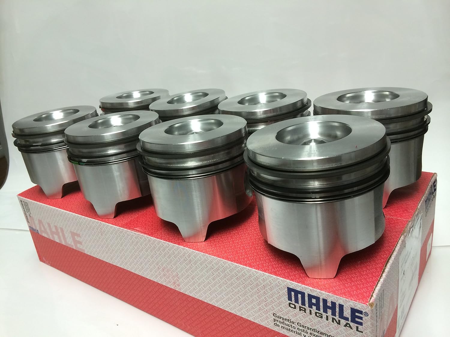 MAHLE Pistons set for Ford 7.3 7.3L Diesel Pistons set of 8