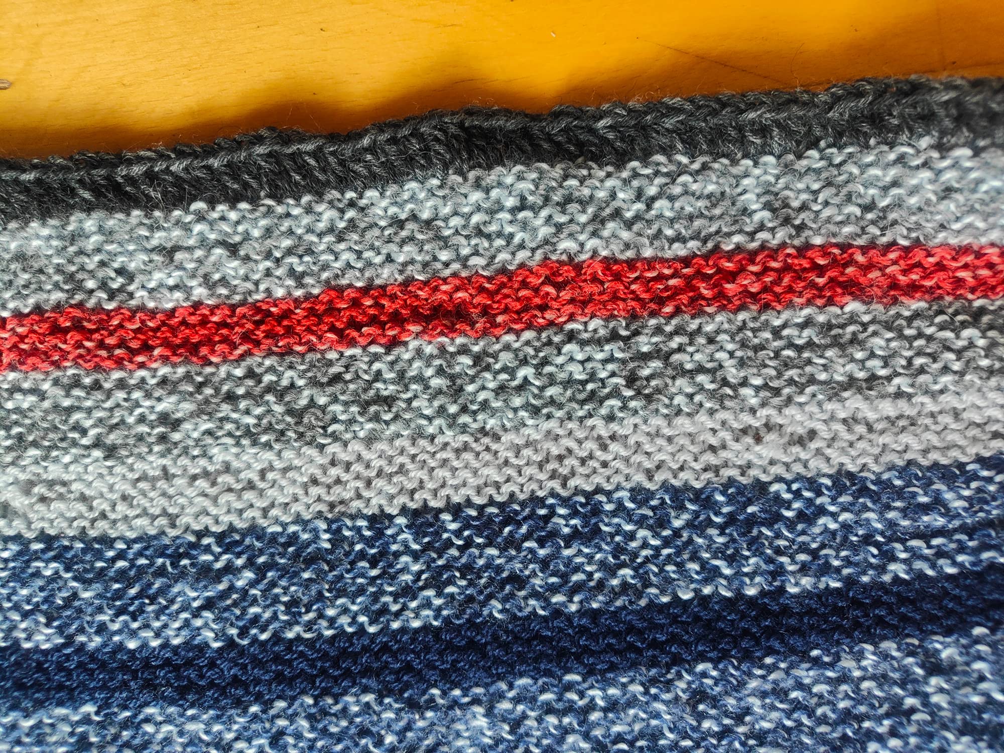 Wollschal Tuch XXL ca 160/74 mit Farbverlauf Dreiecktuch Dreieckschal Stola Umhang Wolltuch handgestrickt gestrickt