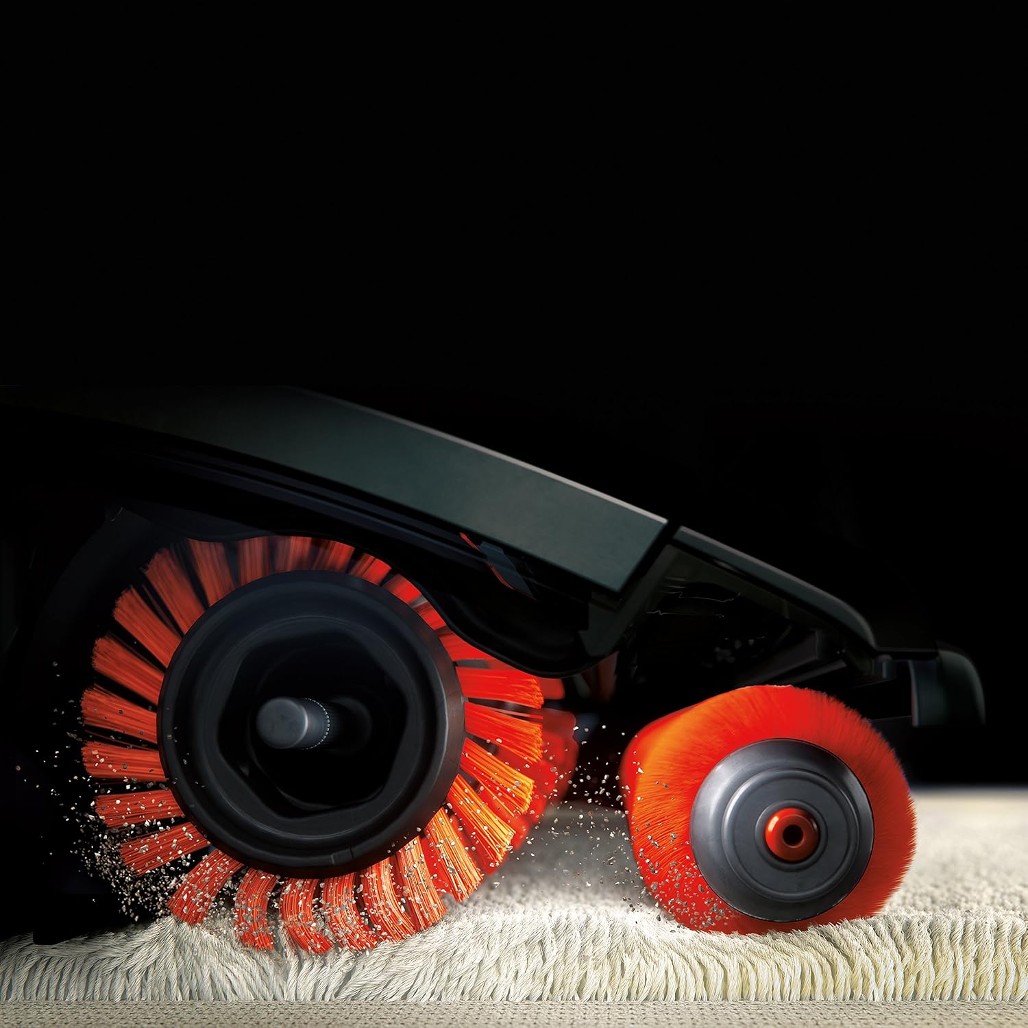 Shark DuoClean technology cleaning fine dust on carpet