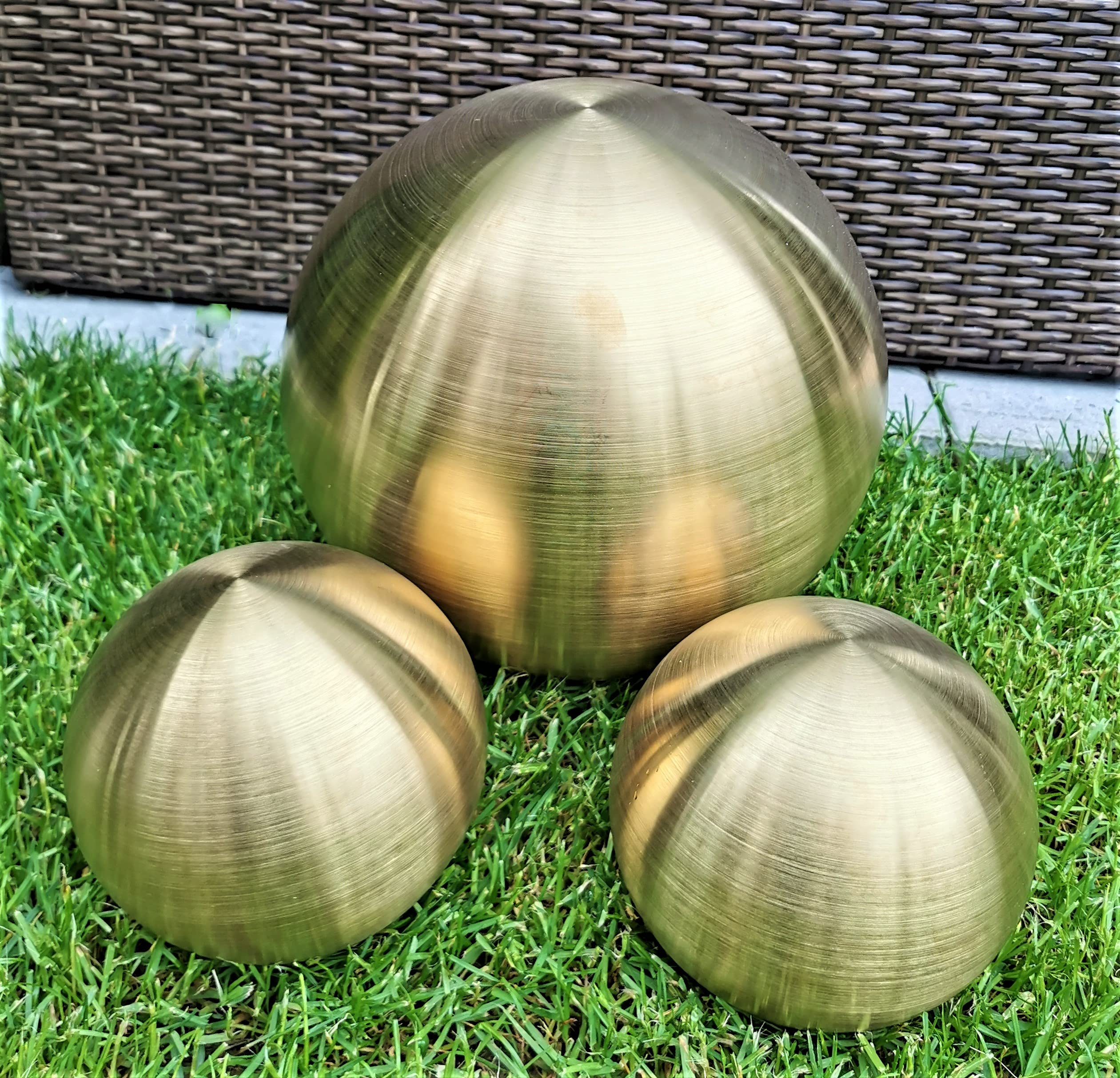 Dekokugel Gold matt gebürstet 3er Set 15-10-10 cm aus Edelstahl Kugel Dekorationskugel Gartenkugel