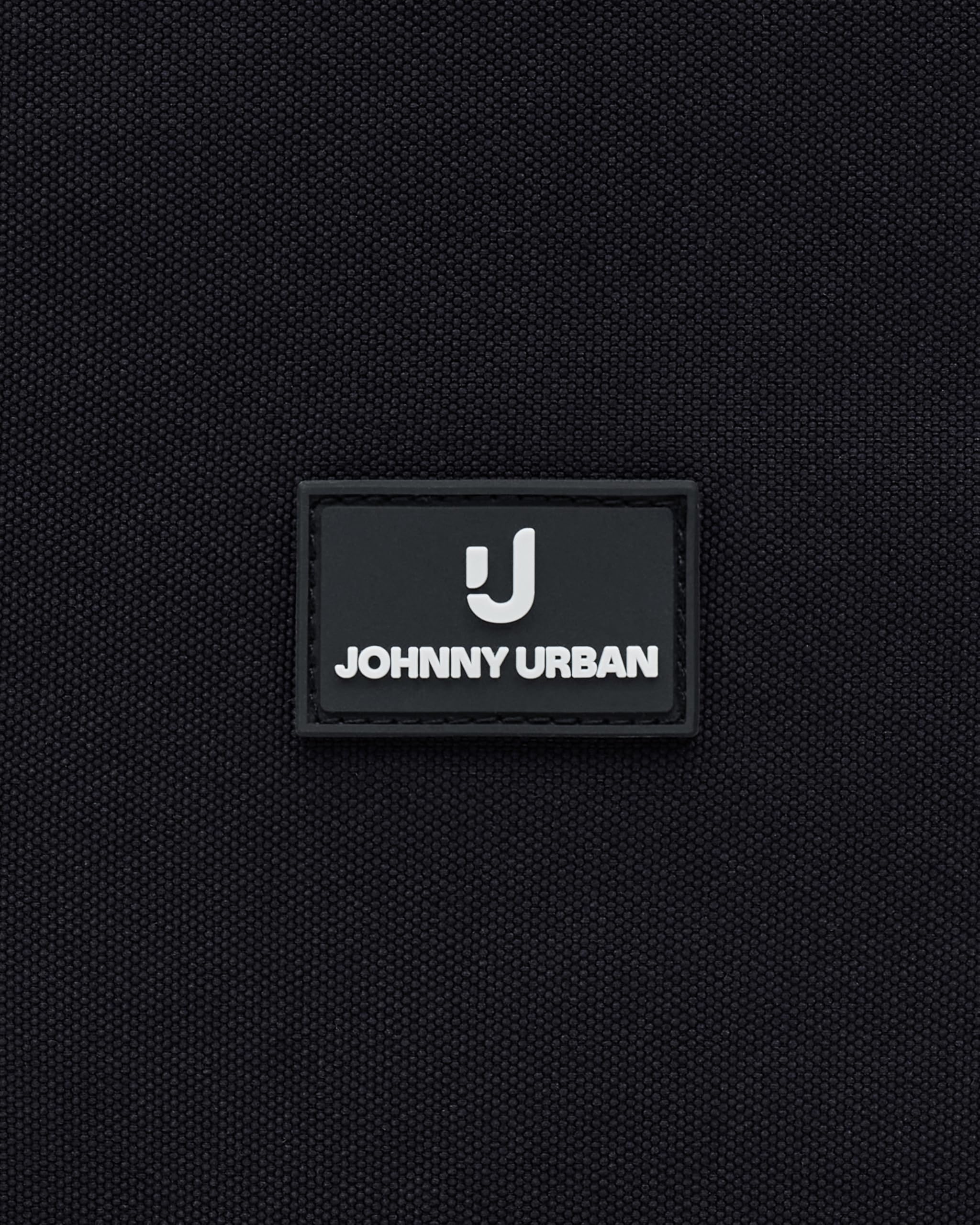 Johnny Urban Sac a dos femme et homme noir rose - Luca Small - Sac à dos loisir avec compartiment pour ordinateur - Idéal pour travail, velo, college, voyage - 11 l - Hydrofuge