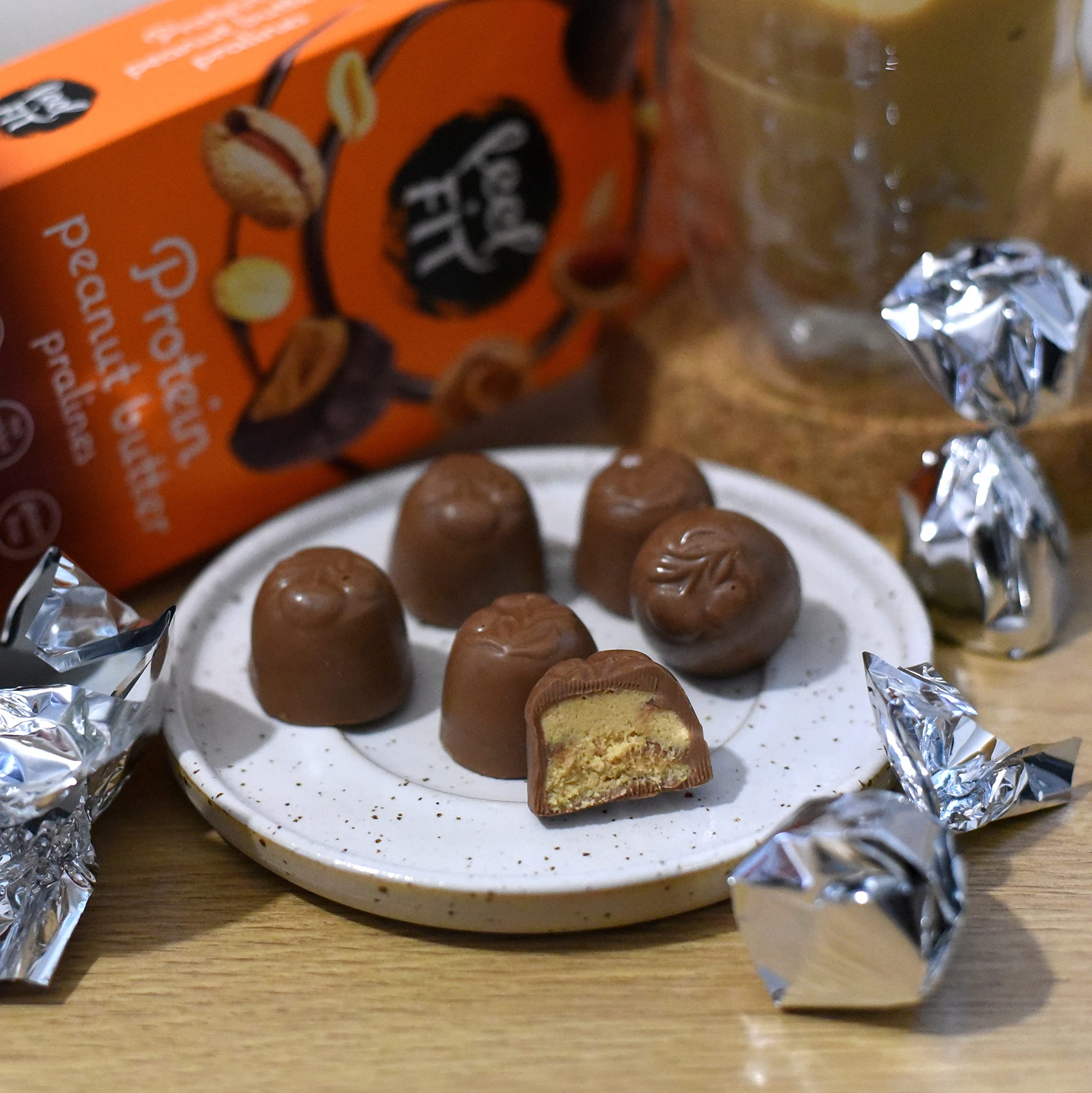 Feel FIT Protein Erdnussbutter-Pralinen in hochwertiger Milchschokolade, ohne Zuckerzusatz, 17% Eiweiß, glutenfrei, 14-er Pack (14 x 66 g)