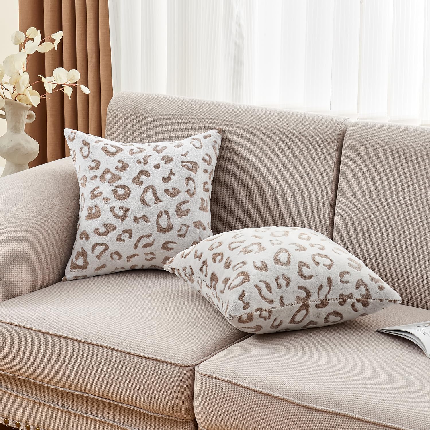 SOCHOW Decorative Throw Pillow Covers 18x18 Inches Set of 2, Soft Leopard Print Flannel Fleece Pillowcase Square Cushion Covers for Sofa Couch Bed, Brown - Image 2