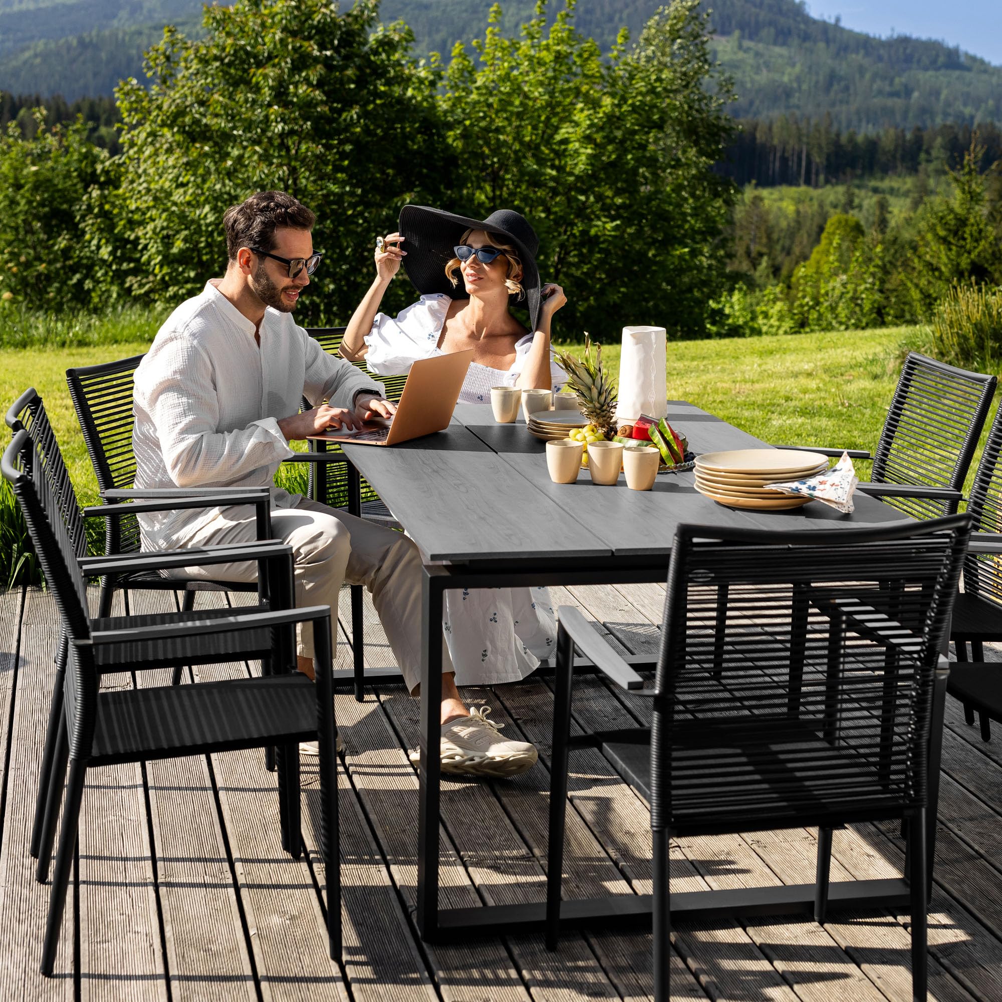 di volio Gartenmöbel PREZZA, langlebiges Gartenmöbel-Set für 6-8 Personen - Esstisch & 8 Stühle, Kunstholz & Aluminium, stapelbare und Bequeme Stühle (8+1)