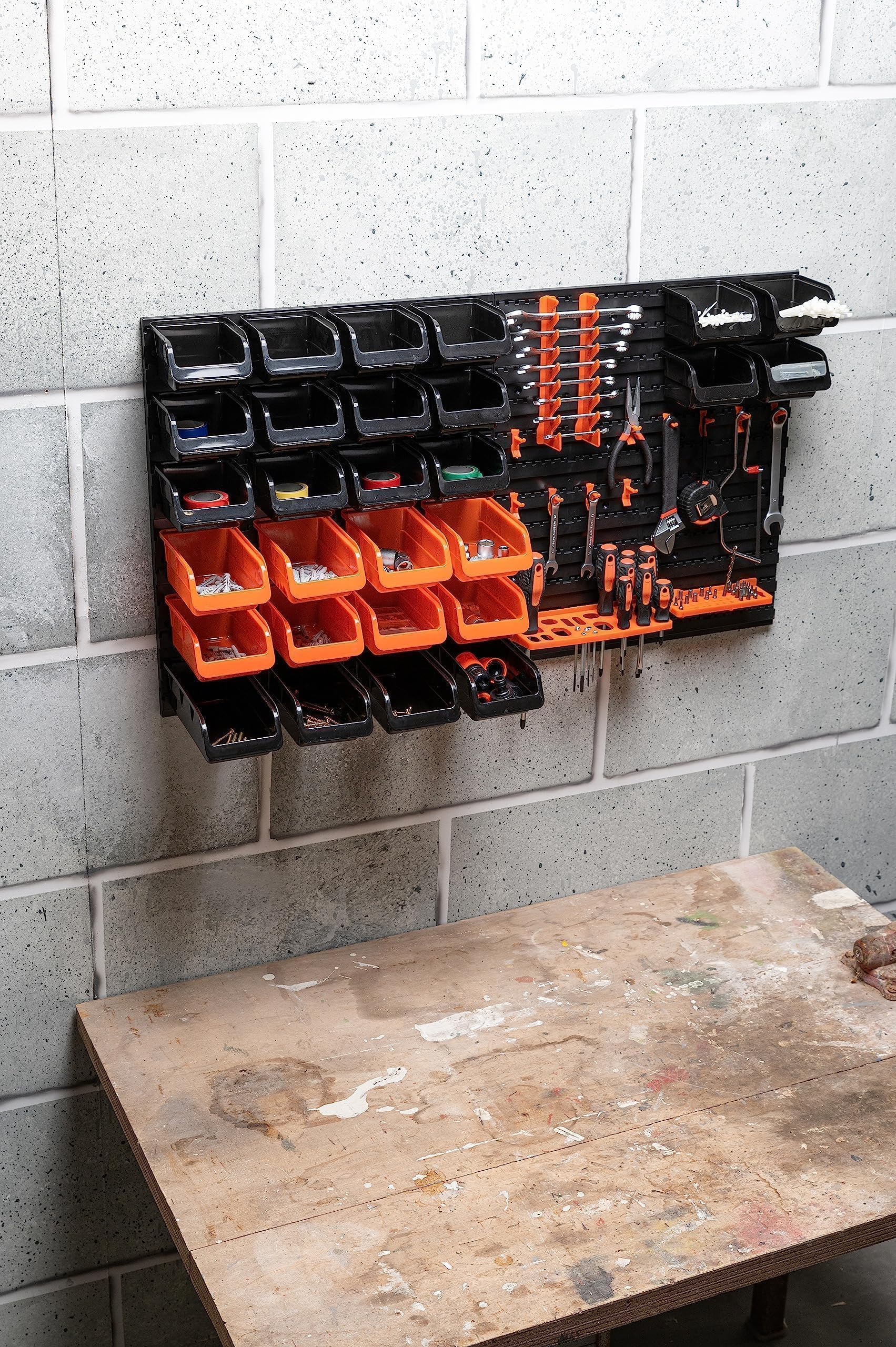 BLACK+DECKER Tableau à Outils avec étagères et Crochets de Suspension Normal