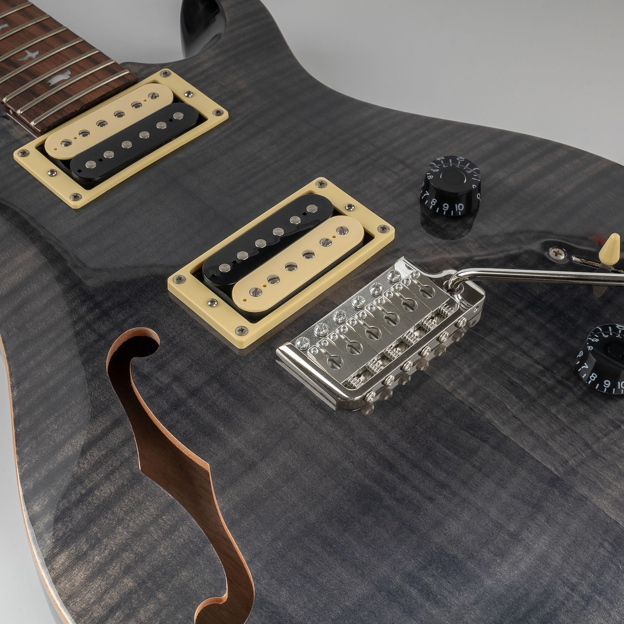 Musiclily Ultra 52,5mm Puente Trémolo 6 Tornillos Filo Navaja de Latón Macizo con Bloque 36mm para Guitarra Eléctrica tipo Strat, Nickel