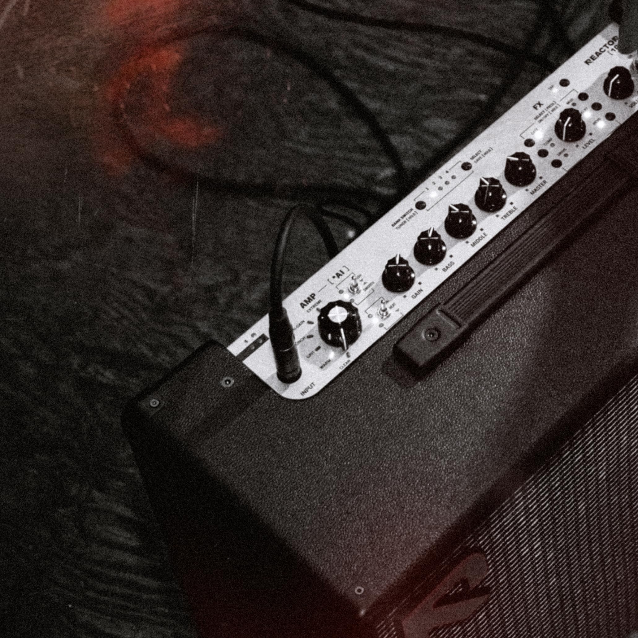 Positive Grid REACTOR 100 Watt – Amplificatore Combo Intelligente per Chitarra con Amp Intelligence, Creazione del Suono da Prompt, Foto e Audio, Wattaggio Selezionabile, Registrazione USB