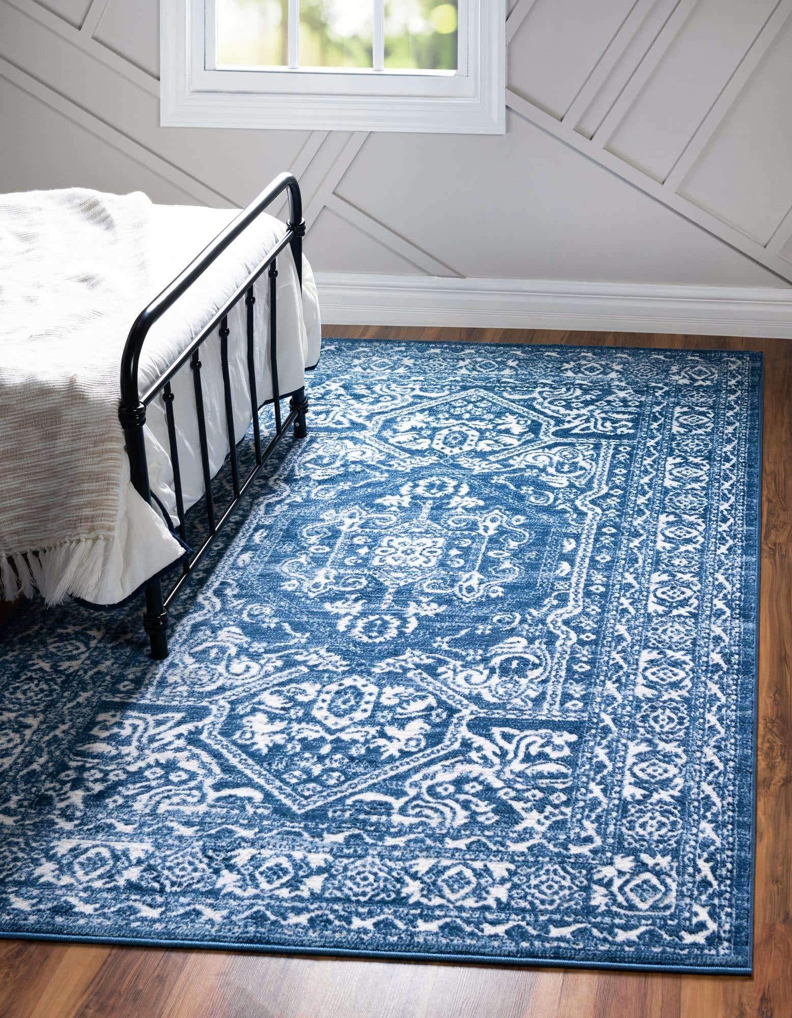 Unique Loom Boston Collection Area Rug - Medallion (2' x 3' 1" Rectangle, Blue/ Ivory)