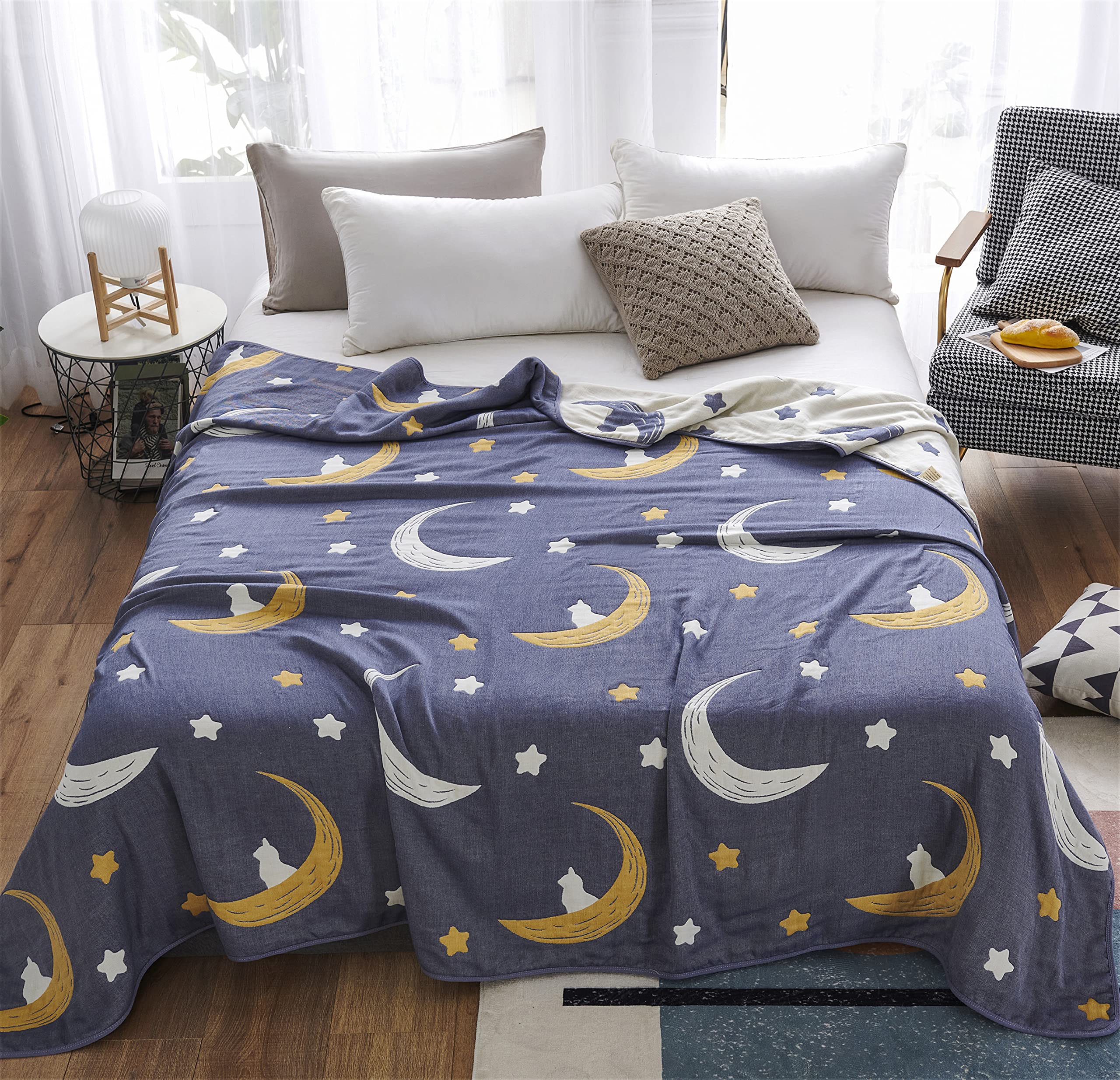 J-pinno Bright Moon Stars Muslin Blanket Reversible 100% Cotton 6 Layer Quilt Bed Blanket Soft Warm Throw Sofa Couch Toddler Kids Cartoon Travel Coverlet Sheet (Stars, Twin 56