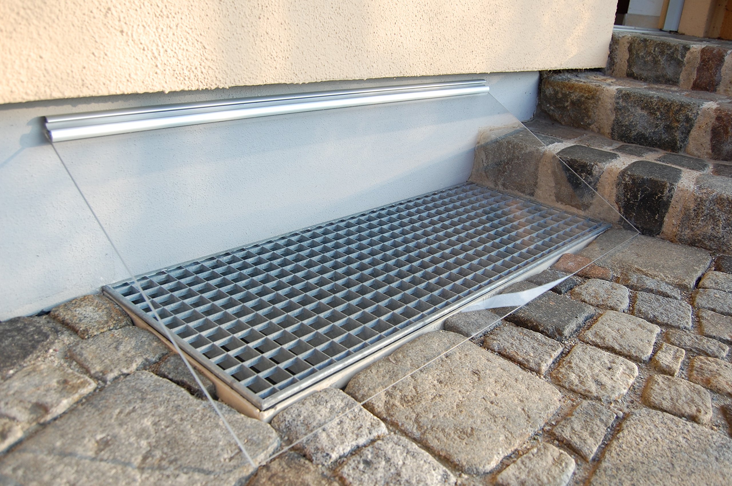 Lichtschachtabdeckung/Kellerschachtabdeckung/Regenschutz aus Acrylglas aufklappbar AcrySwing 110x55