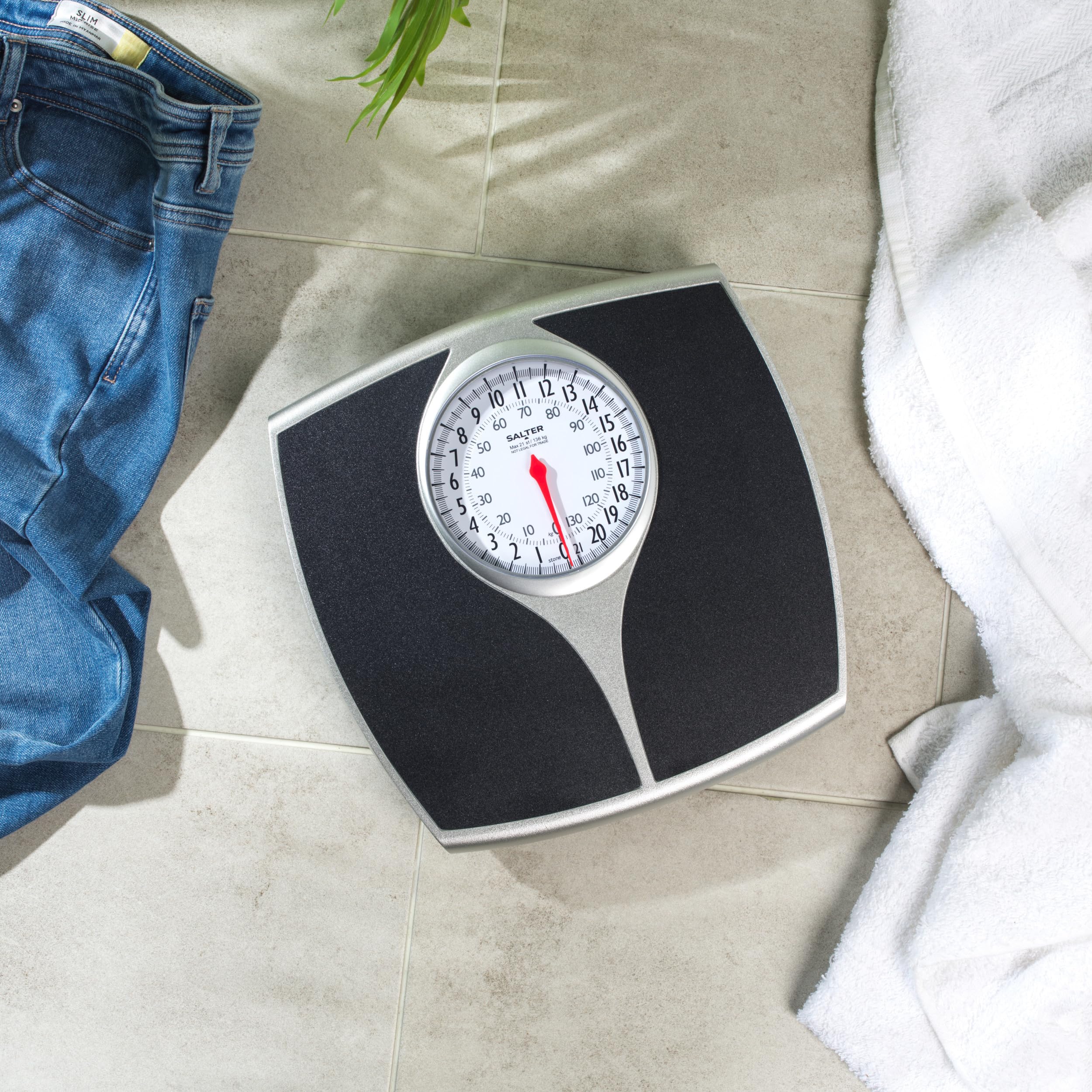Salter 148 BKSVDR Speedo Waga mechaniczna, duża czytelna tarcza, zakres do 136 kg, czarna/srebrna