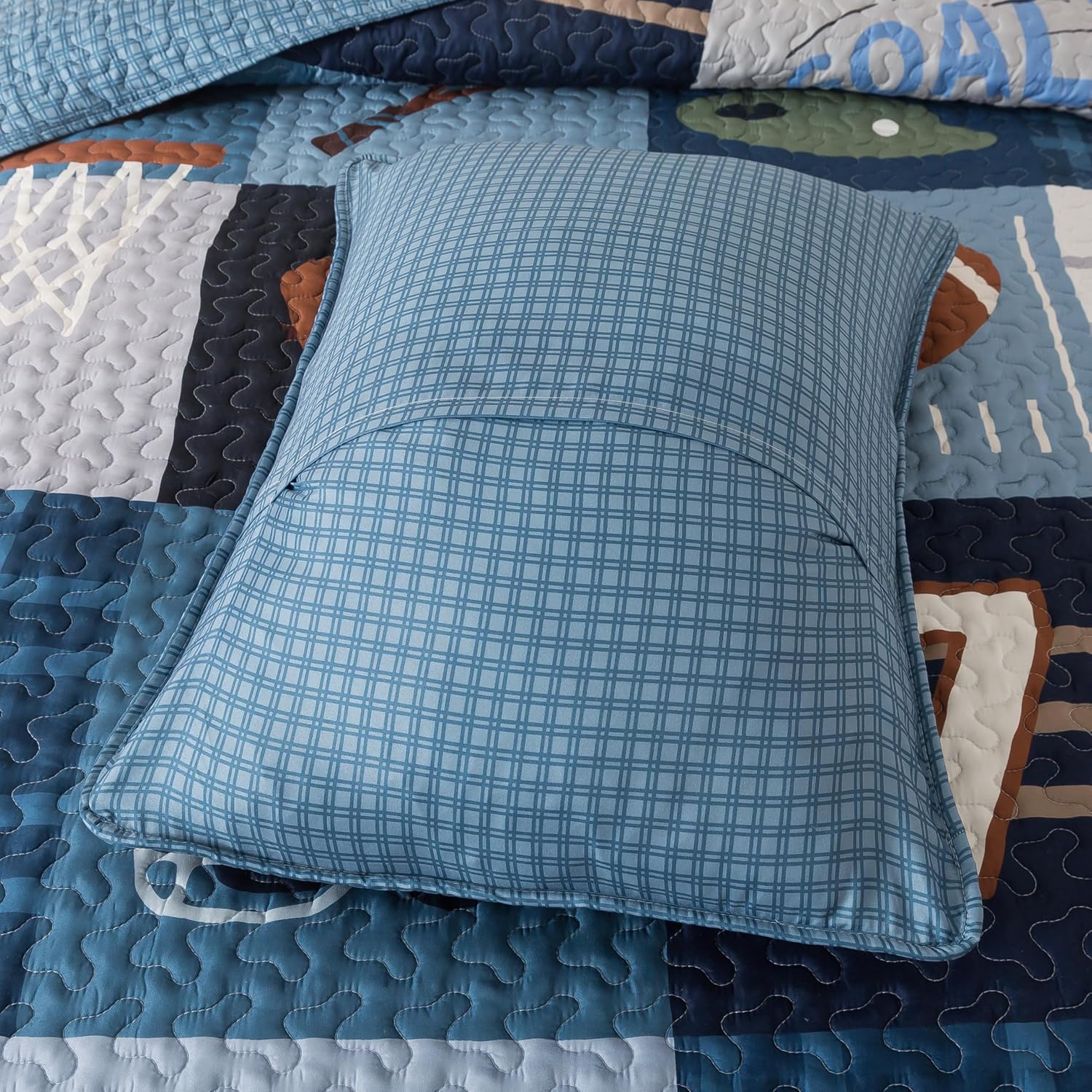 Soul & Lane Sports Quilt Set – Twin and 1 Sham, Lightweight Kids Sports Bedding for Boys, Football Soccer Baseball Basketball Comforter, Teenage Boy Bedding Decor with Sport Theme, Game Day