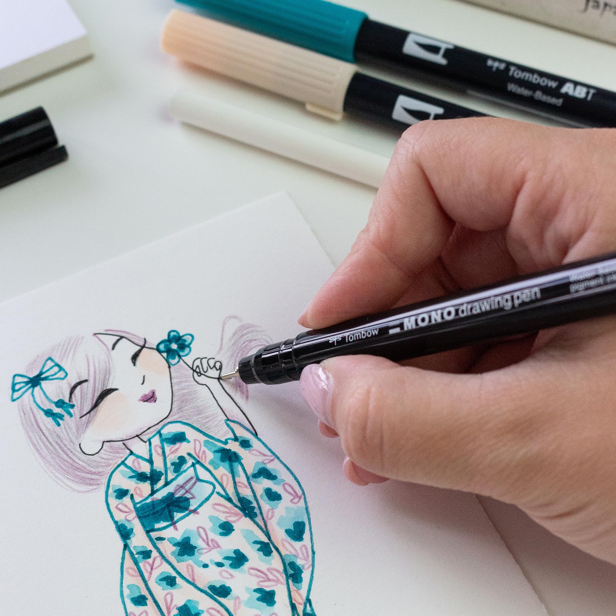 Tombow Matita colorata IROJITEN | Colore verde fluo | mina a base di cera di alta qualità con elevata brillantezza | Matita colorata per artisti professionisti e hobby [CI-RF8