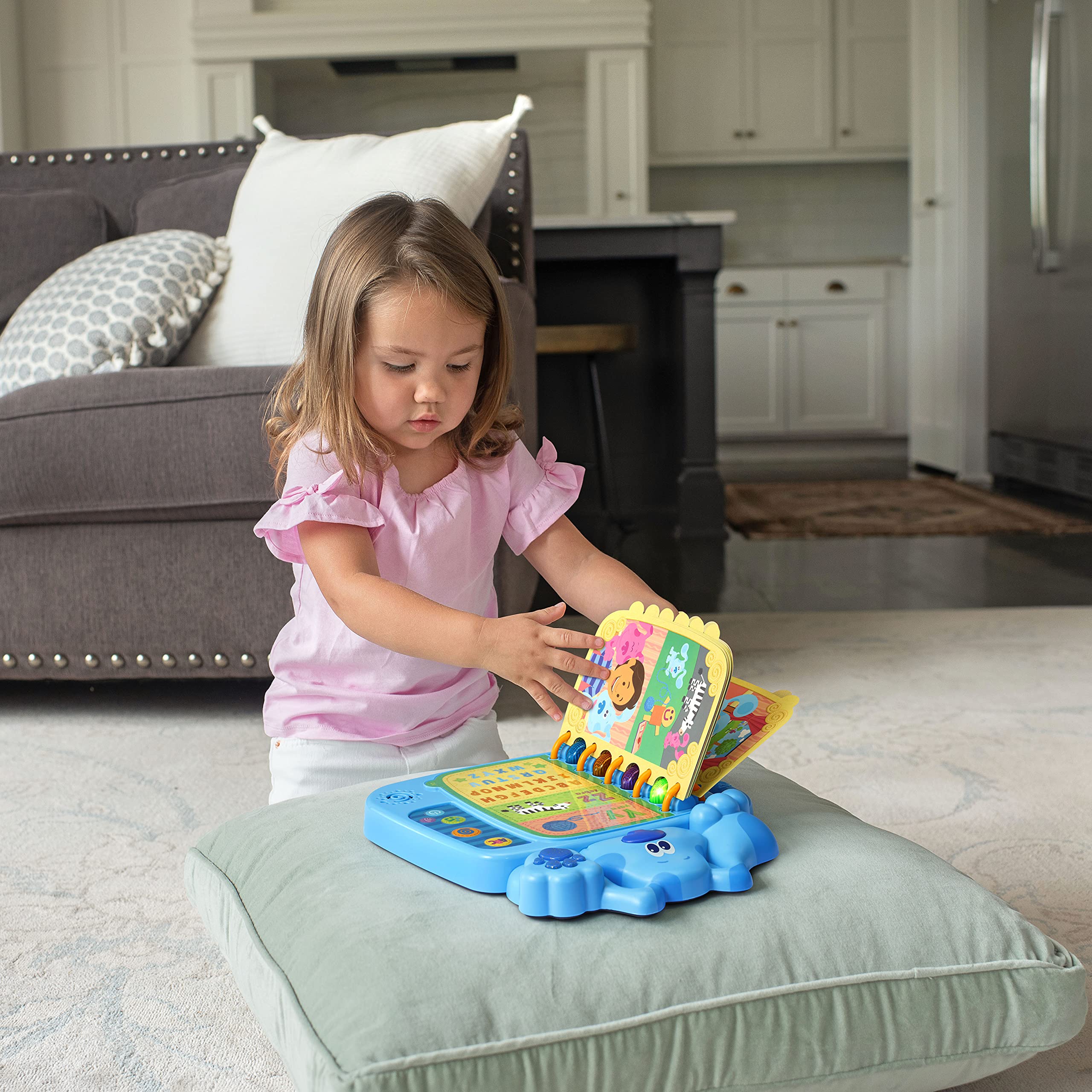 VTech - ¡Las Pistas de Blue y tú! El Libro ABC de Blue, Juguete Educativo para niños +2 años, aprende el abecedario, versión ESP (3480-610622)