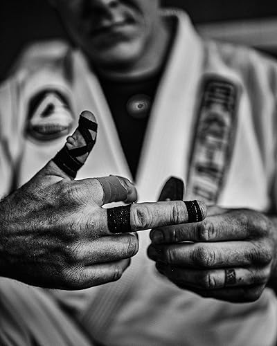 Miniatura 8 de Bighorn Athletics Cinta de dedo de alta calidad, 4 rollos para un apoyo superior, protección contra lesiones y estabilidad articular, ideal para